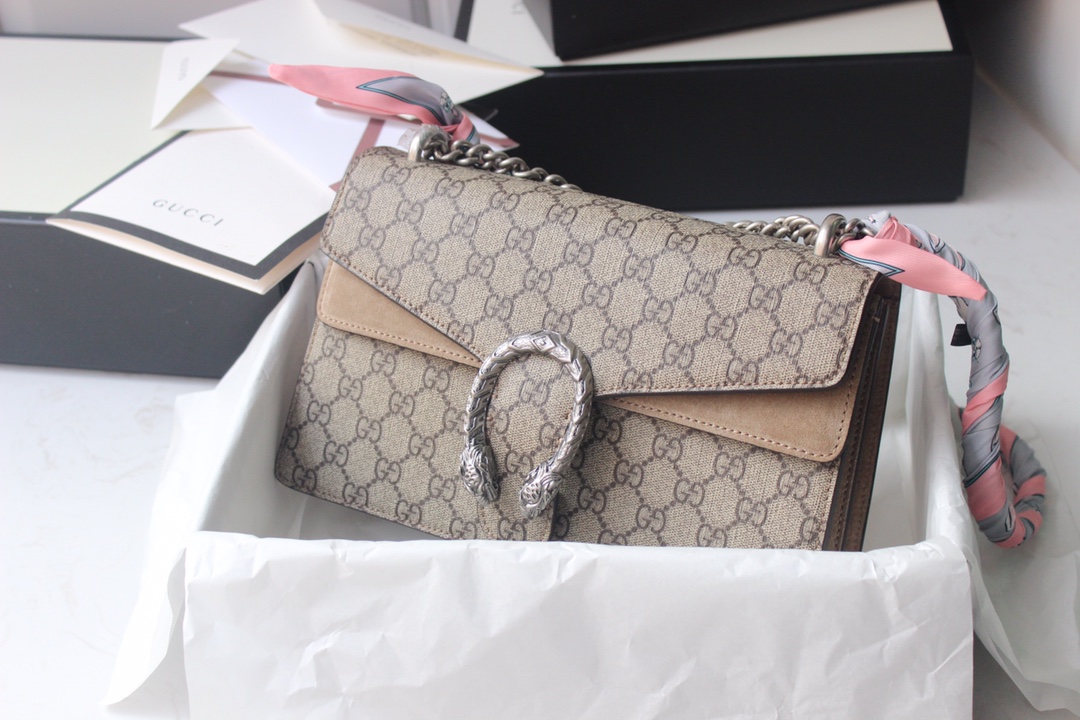 Gucci Bag Collection crafted with premium materials and signature design 2