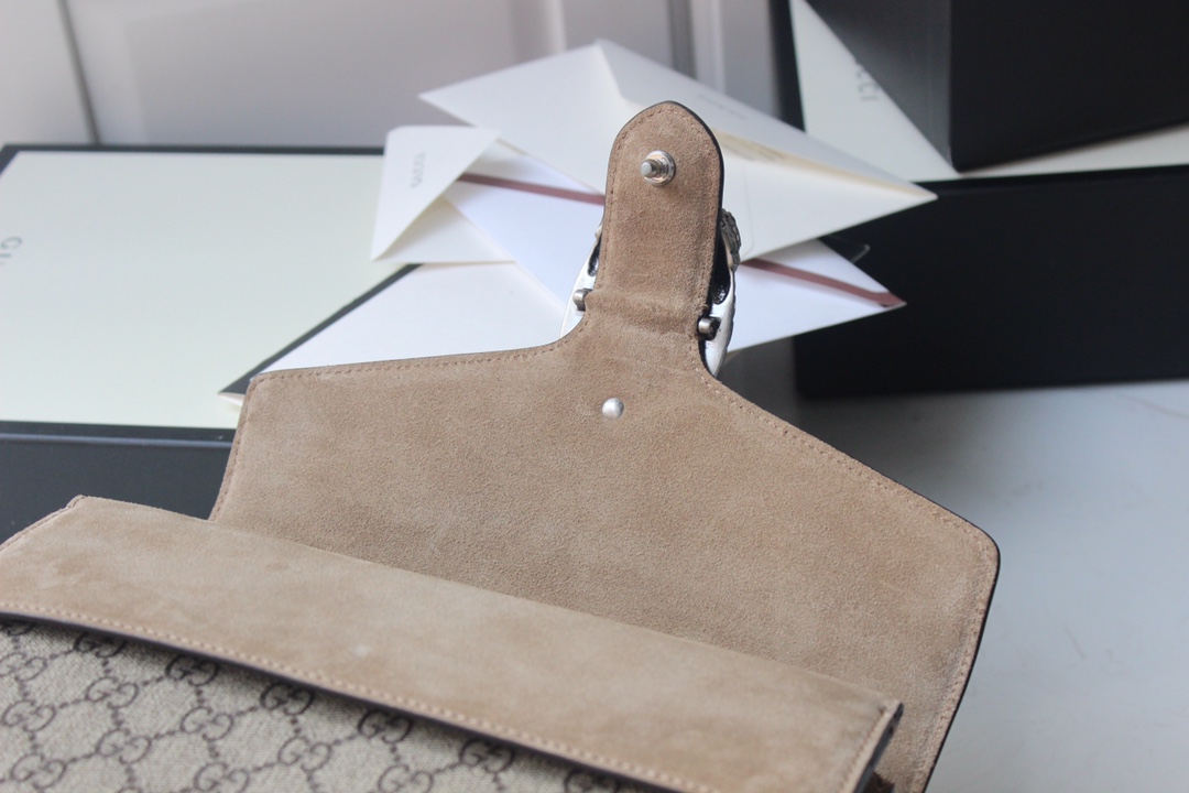 Gucci Bag Collection crafted with premium materials and signature design 4