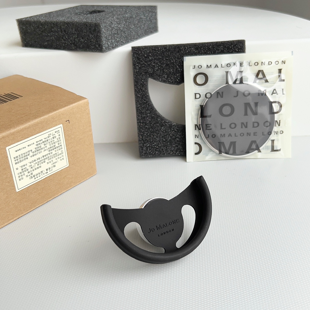 Jo Malone London Car Diffuser with Exclusive Holder - Four Scents 2 i1655323609 6014 1