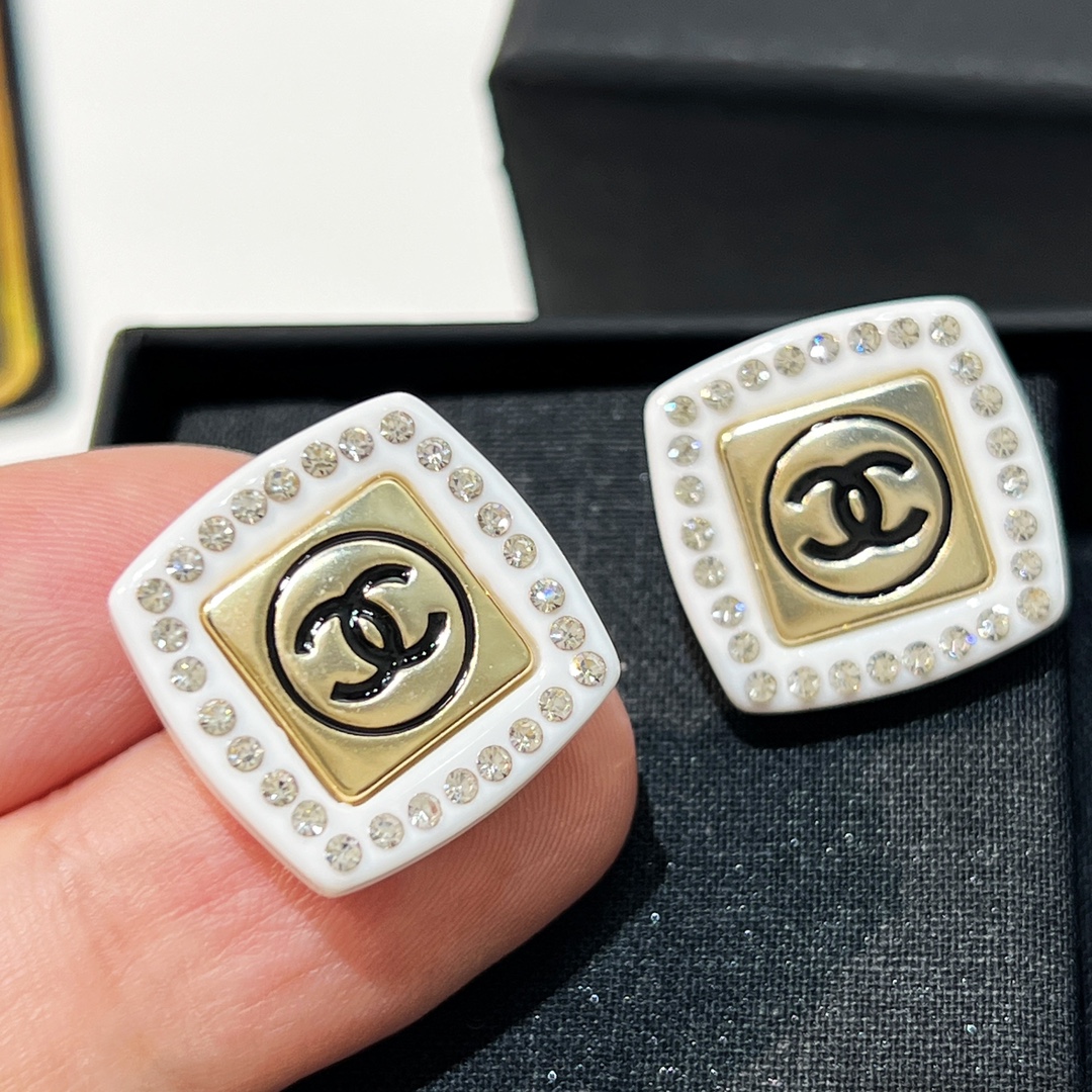 新款☑️CHANEL香奈儿双c 方形耳钉耳环