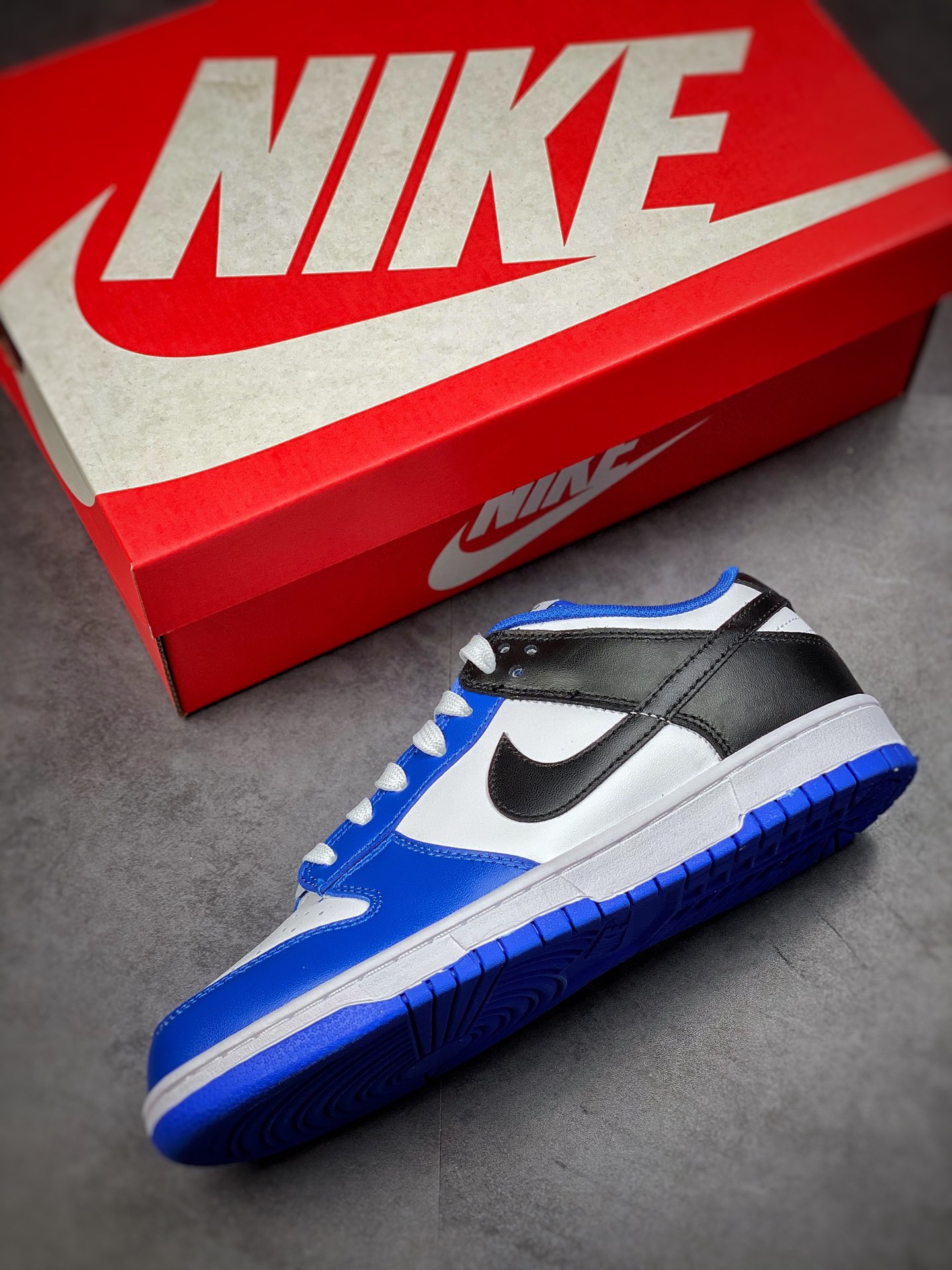 180 Nike By You SB Dunk Low Retro SP扣篮系列低帮休闲运动滑板板鞋DQ6818-001