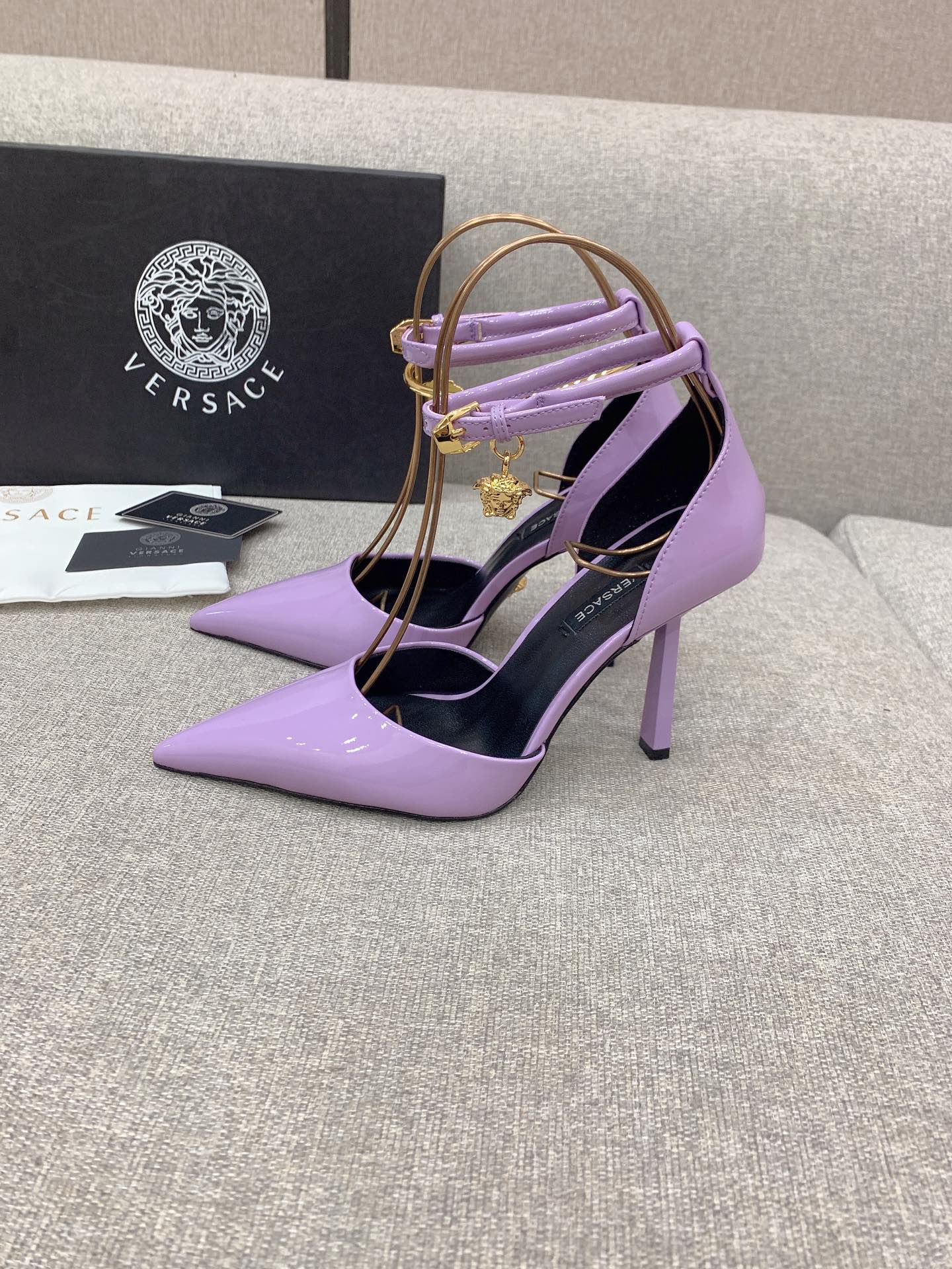 Versace’s New High Heels: Sheep-Skin, Italian Leather, 10cm, Size 35-39 - 图片 3