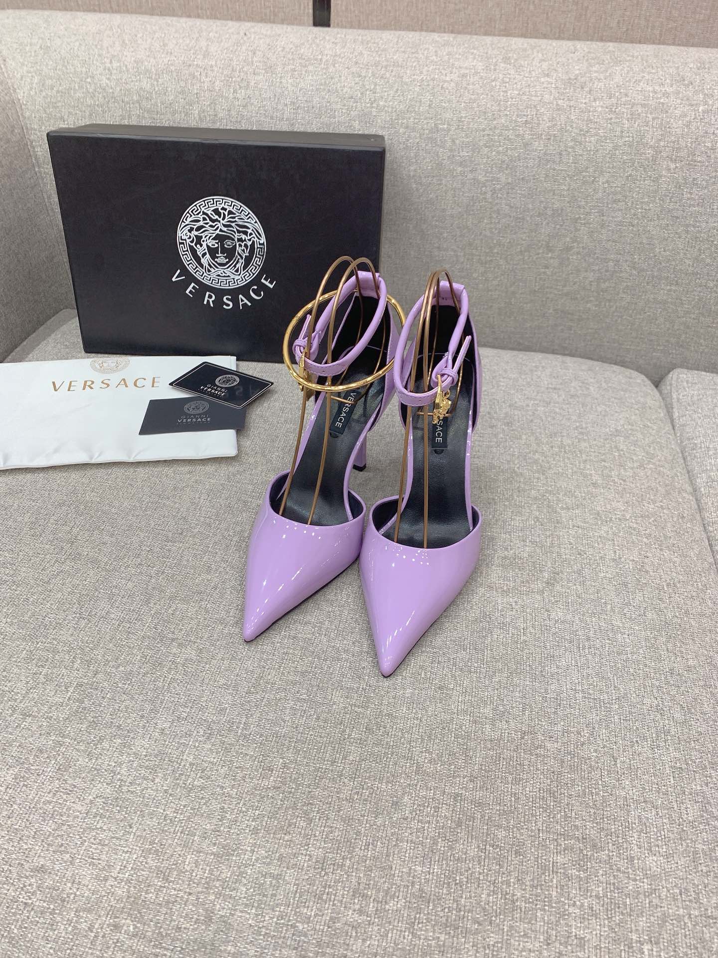 Versace’s New High Heels: Sheep-Skin, Italian Leather, 10cm, Size 35-39 - 图片 1