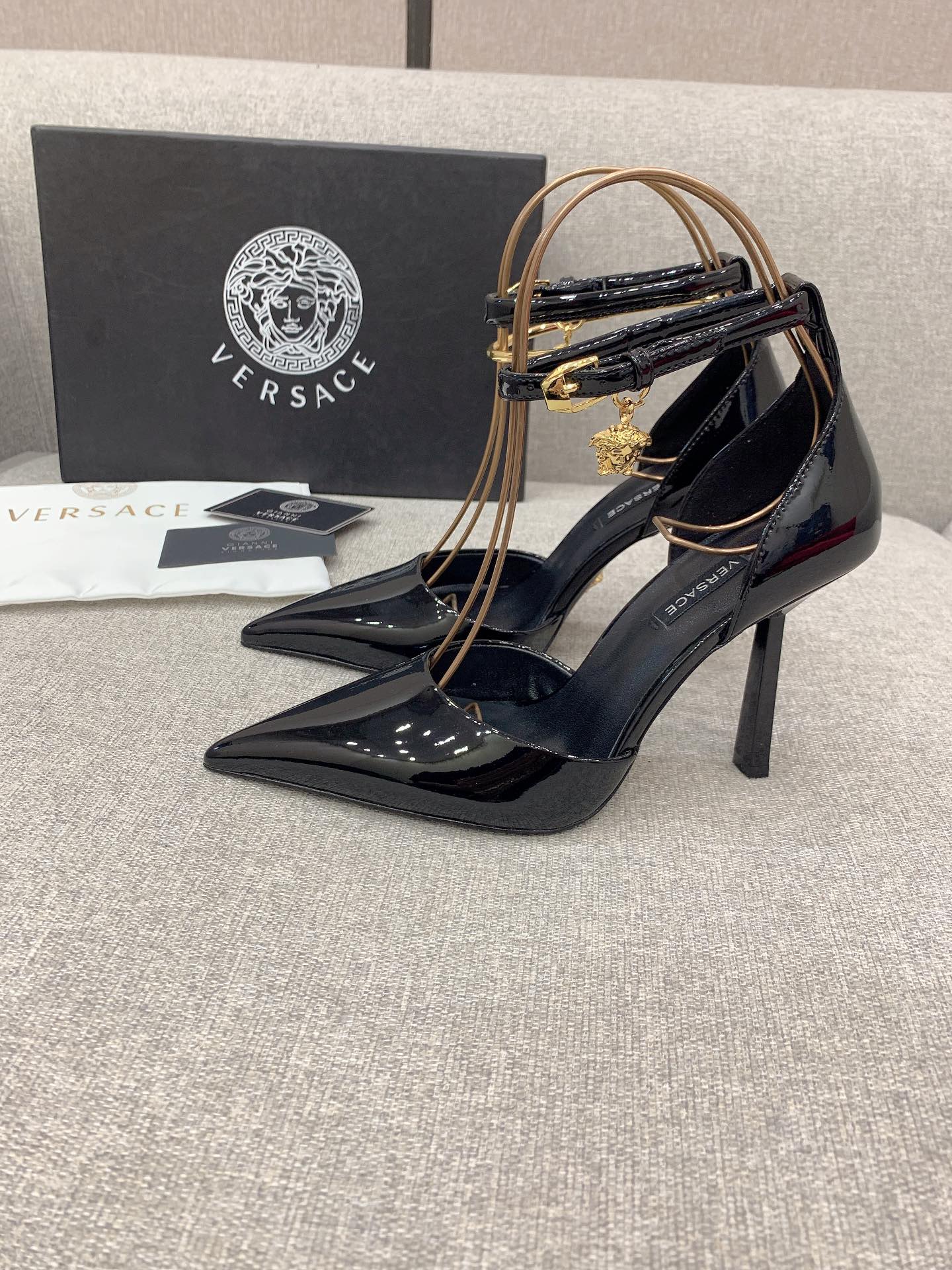 Versace’s New High Heels: Sheep-Skin Italian Skins, 10 cm, Size 35-39. - 图片 3