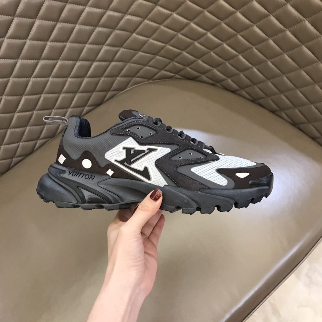 LV/路易威登   2022混合网格织物和牛皮革制成的麂皮Runner Tatic 运动鞋