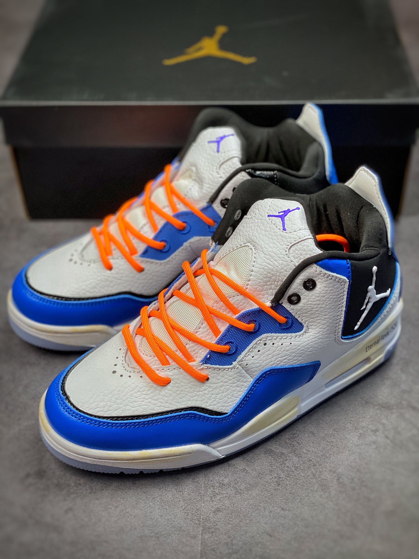 200 Air Jordan Courtside 23  乔丹23代 白蓝橙 乔丹篮球鞋系列  AR1000-104