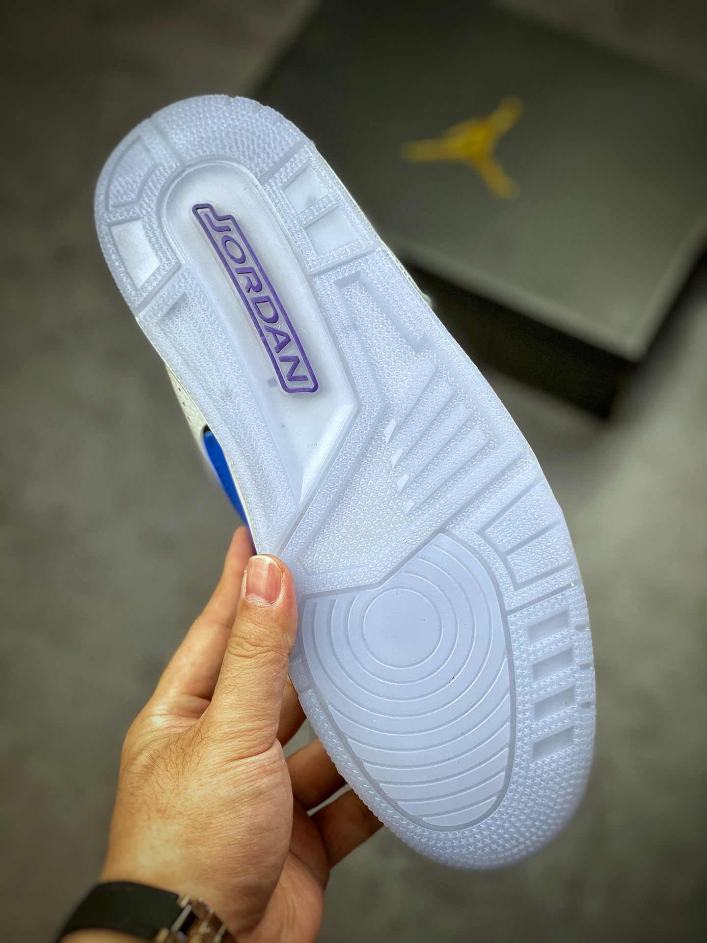 200 Air Jordan Courtside 23  乔丹23代 白蓝橙 乔丹篮球鞋系列  AR1000-104