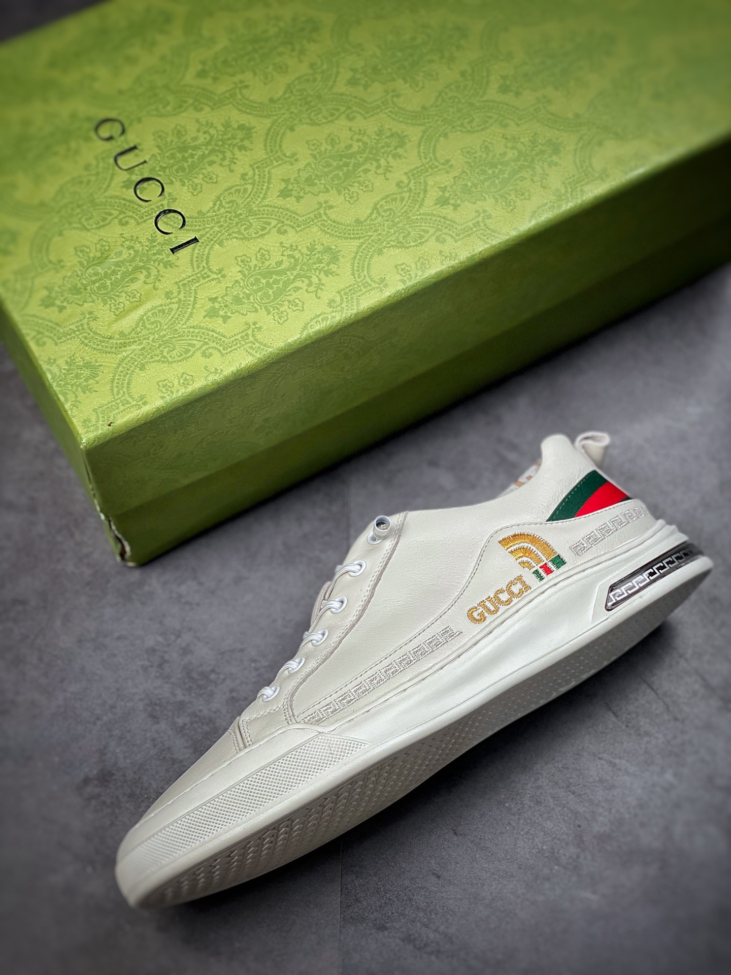 New arrivals#Overseas version of high-luxury Gucci Gucci small white shoes series