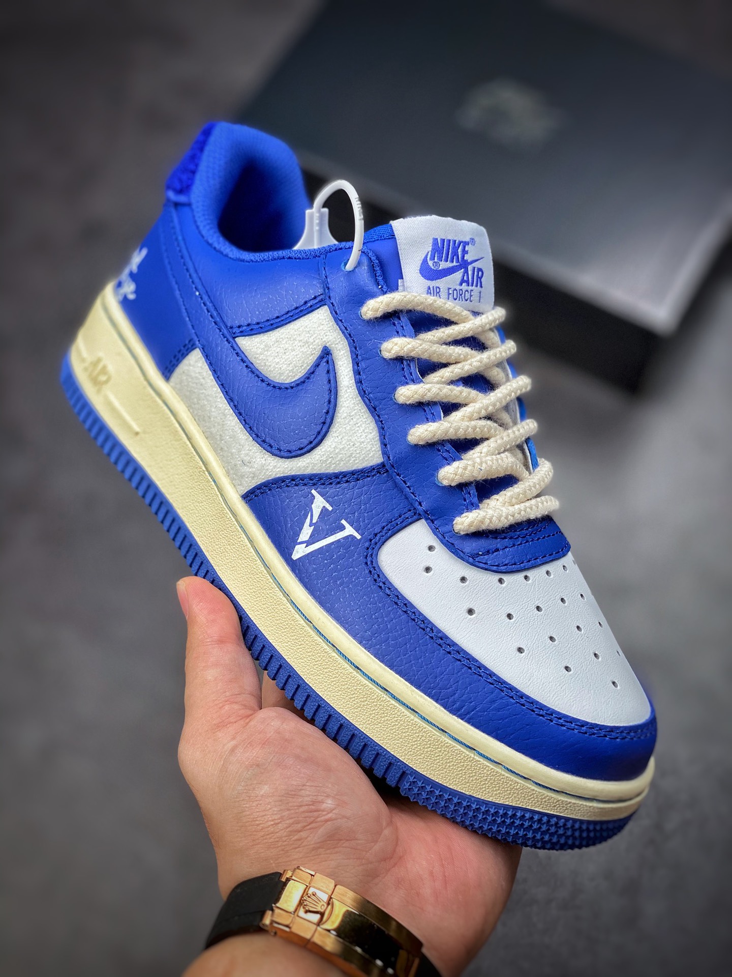 240 Nike Air Force 1 Low 07 二次元复古主题白蓝涂鸦DO5220-165