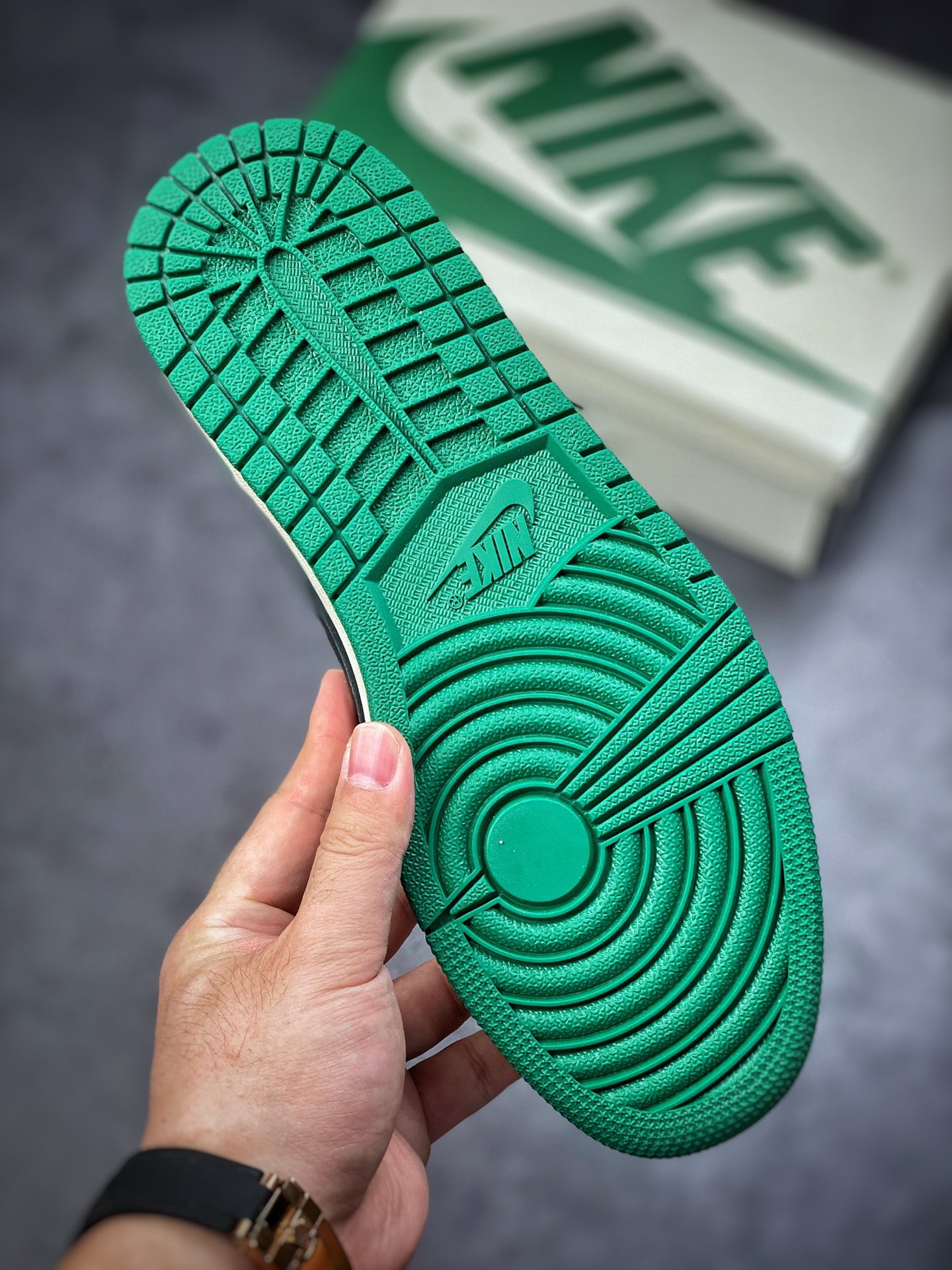 240 Air Jordan 1 Low 黑绿倒钩 官方同步新色 DM7866-128