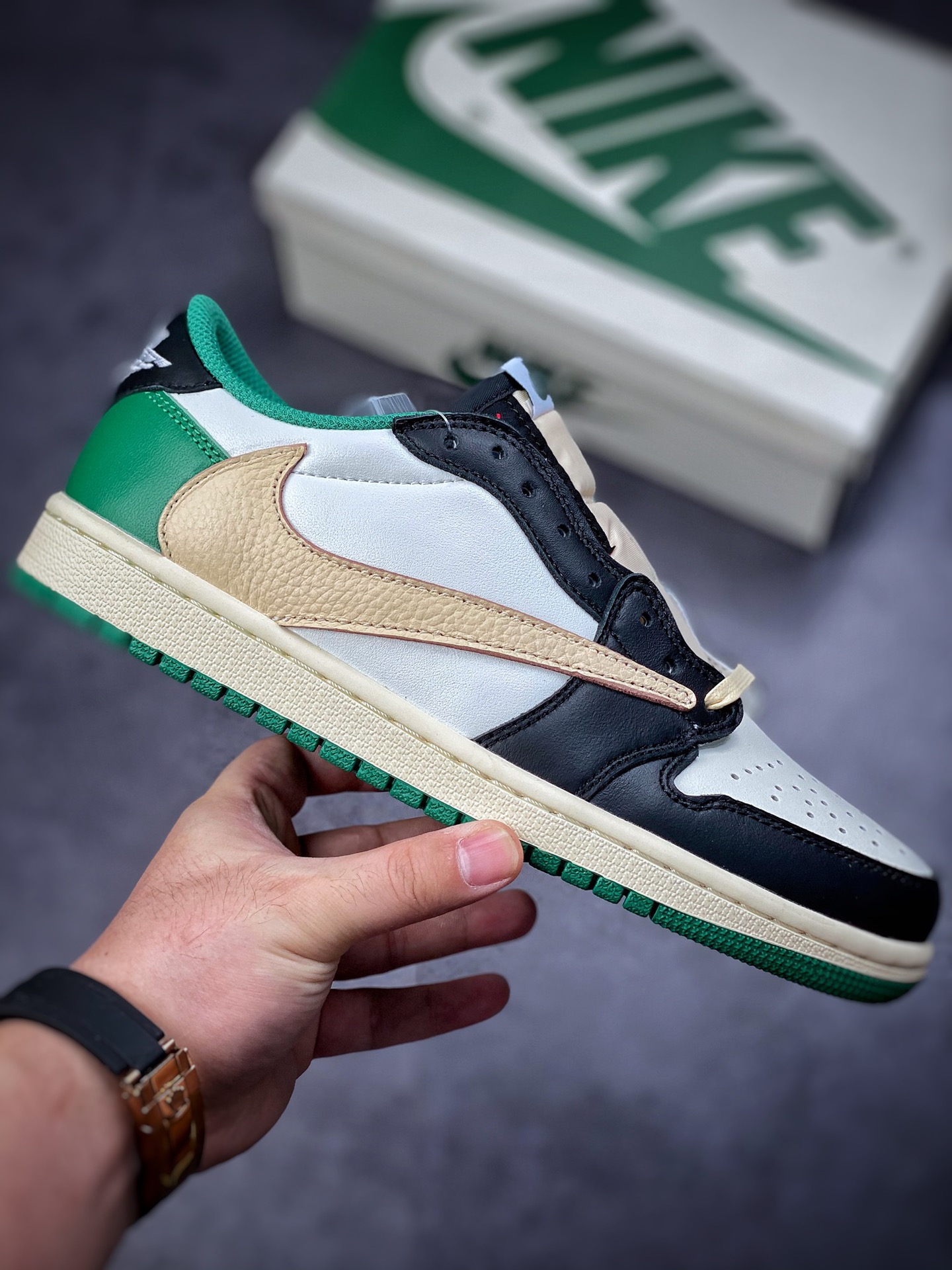 240 Air Jordan 1 Low 黑绿倒钩 官方同步新色 DM7866-128