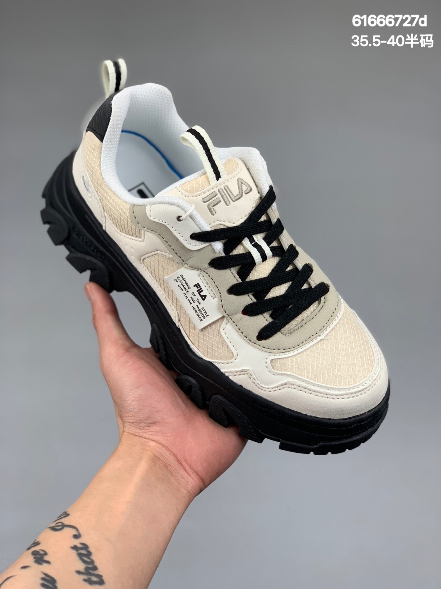 
标⁠真 式⁠意运动美 乐⁠斐Fila Retro Running 火系⁠星列爹⁠老风增复⁠高中⁠古性休闲运动跑⁠慢鞋  
数⁠码：35.5-40半⁠丨码
编码：61666727d