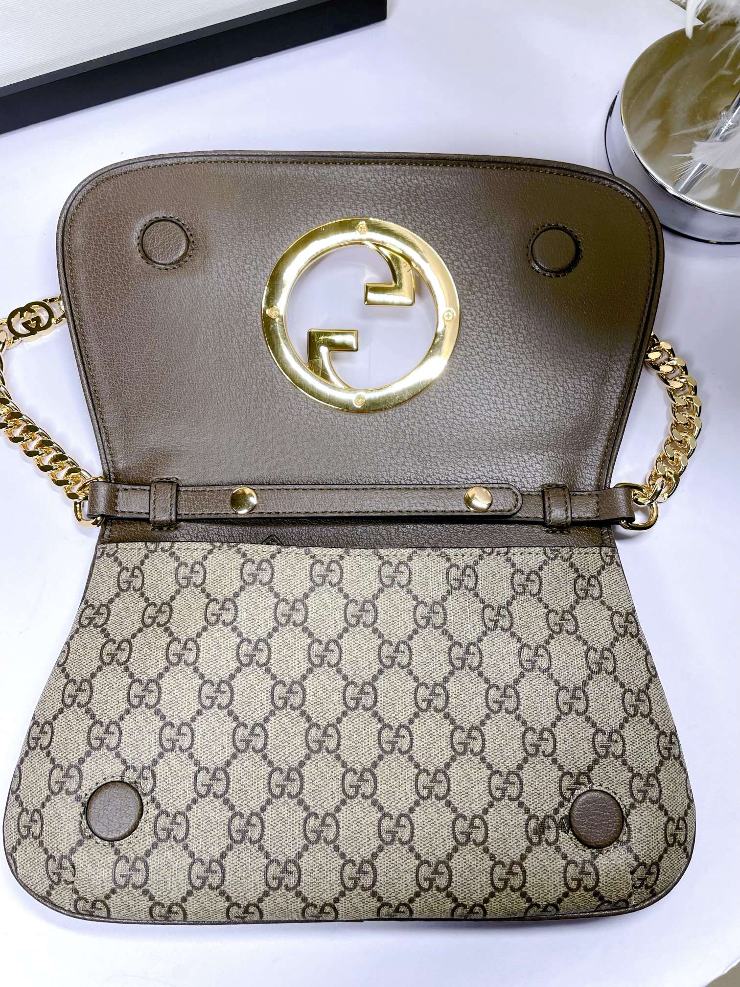 Gucci Blondie 腋下包 - 互扣老花デザインと多機能ショルダーストラップ