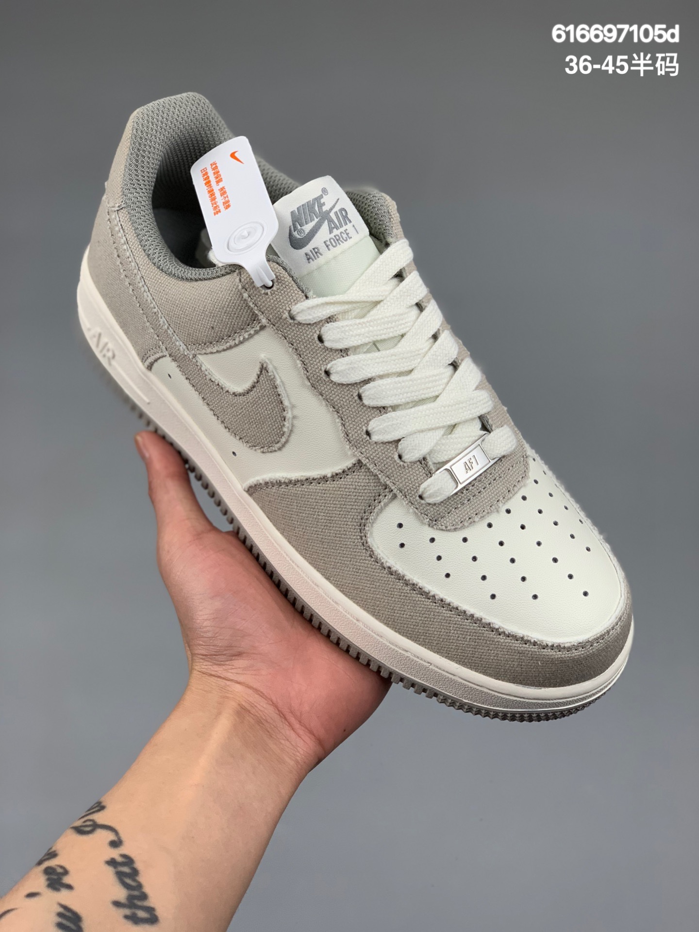 本地
Nike Air Force 1 Low “白灰布”  空军一号低帮运动休闲板鞋 官方同步 原装级别 原楦头原纸板 打造纯正空军版型#专注外贸渠道 全掌内置蜂窝气垫 #原盒配件 原厂中底钢印、拉帮完美 货号：BQ5806 228 
尺码：36-45（带半码）
编码：616697105d