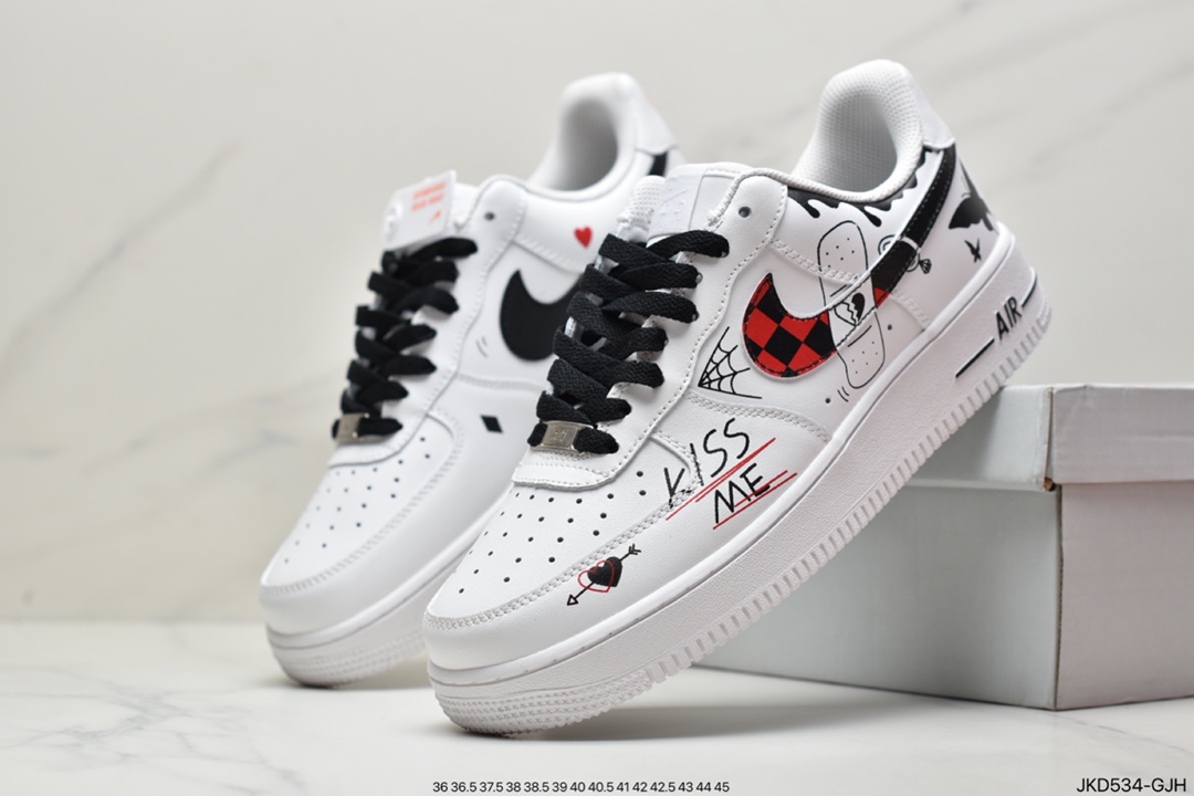 160 耐克Nike Air Force 1 Low  空军一号低帮百搭休闲运动板鞋CW8826-121