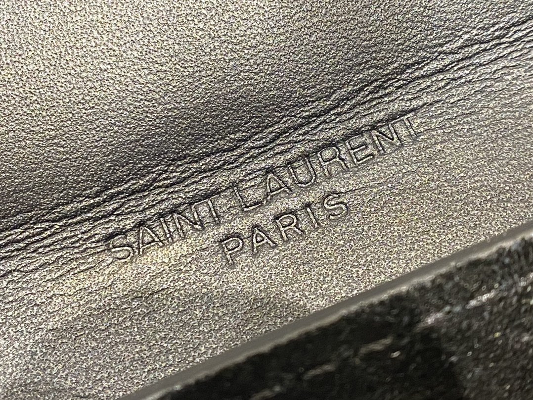 YSL ๐๐๐ข๐ ๐๐ข๐ง๐ข 15CM ๅนณ็บน้ฉฌ้ๅ
623079้ป่ฒ/้ๆฃ