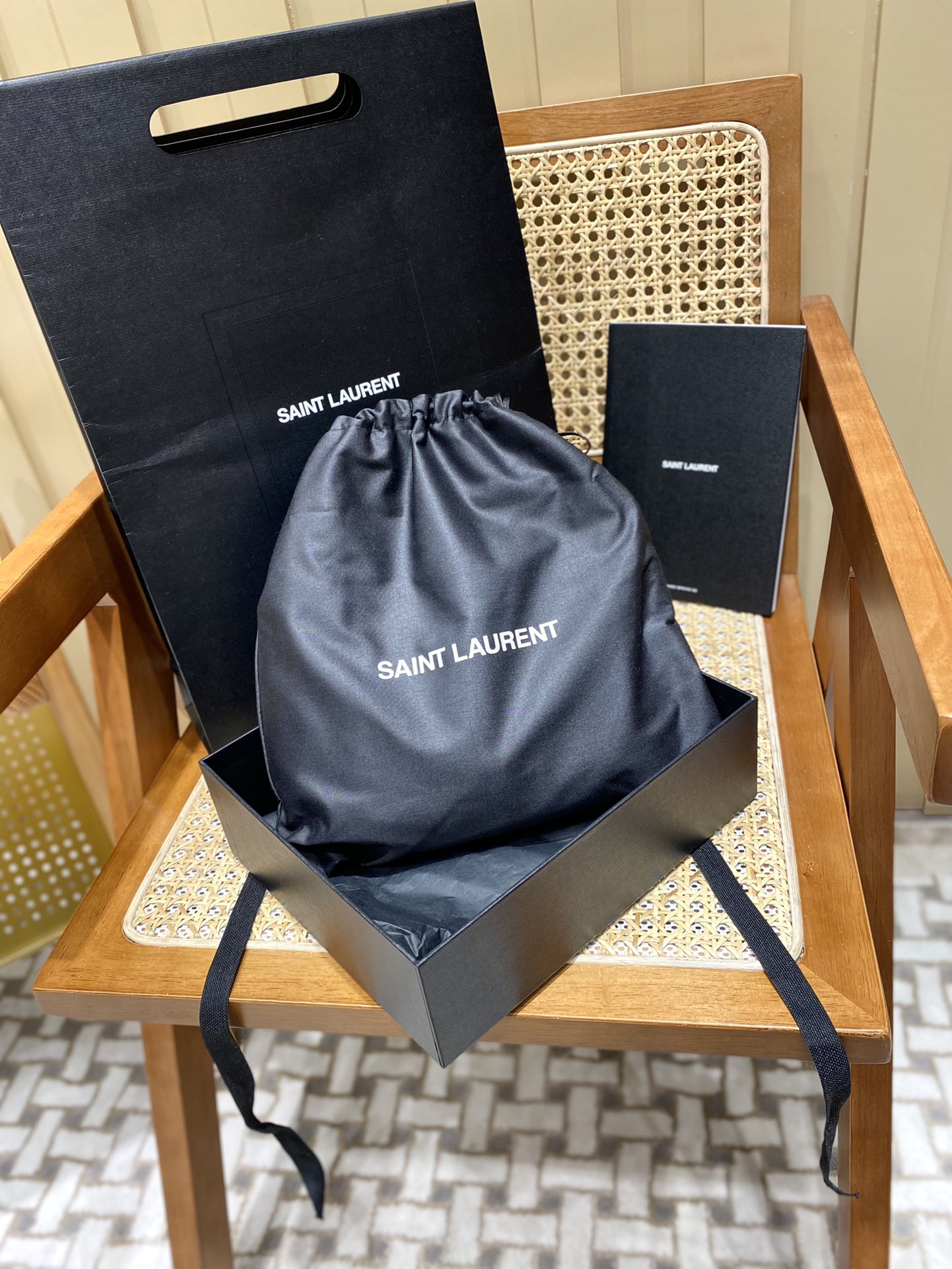 YSL ๐๐๐ข๐ ๐๐ฆ๐๐ฅ๐ฅ 18CM ๅนณ็บน้ฉฌ้ๅ
619740้ป่ฒ/้ๆฃ