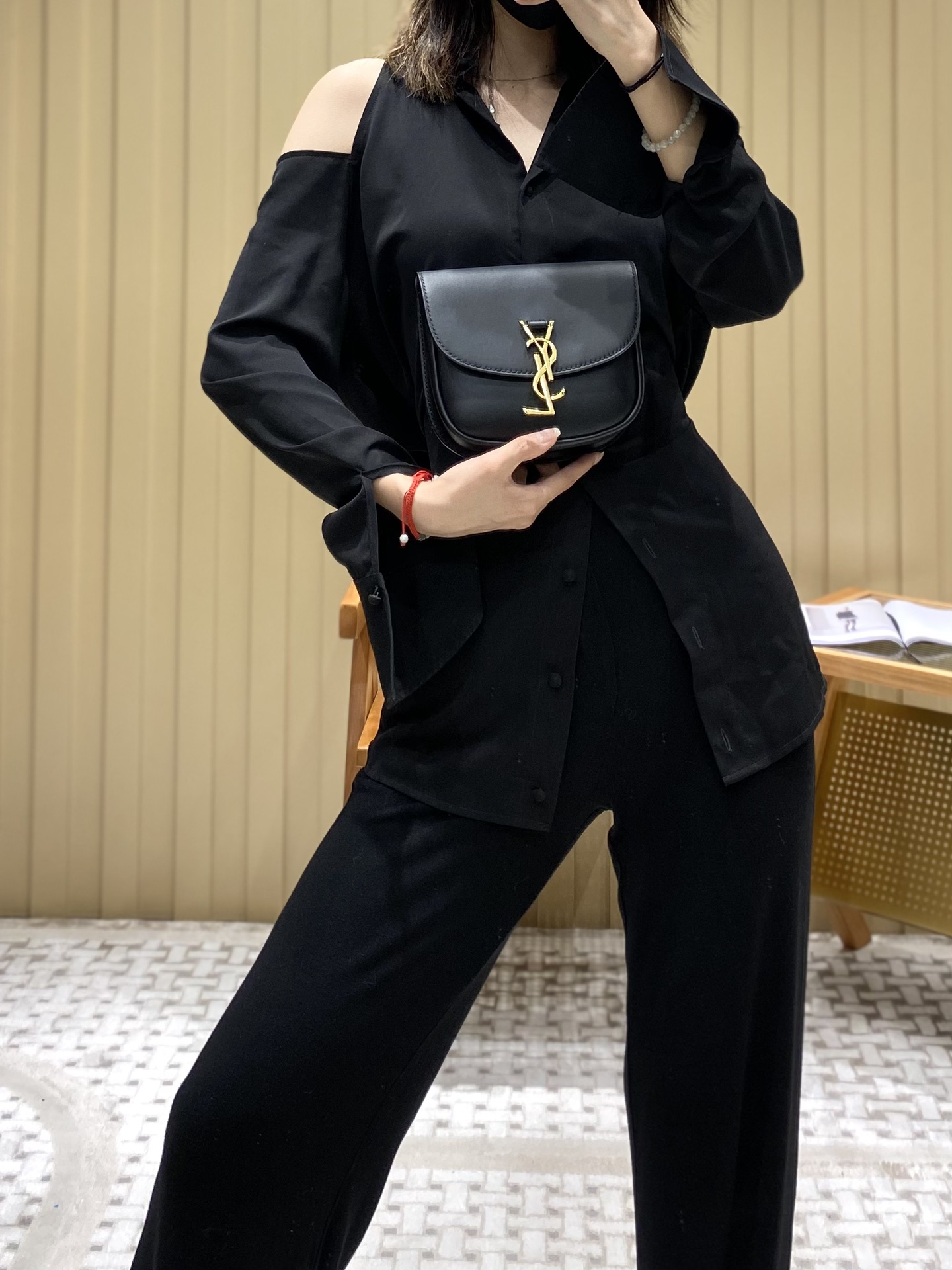 YSL ๐๐๐ข๐ ๐๐ฆ๐๐ฅ๐ฅ 18CM ๅนณ็บน้ฉฌ้ๅ
619740้ป่ฒ/้ๆฃ