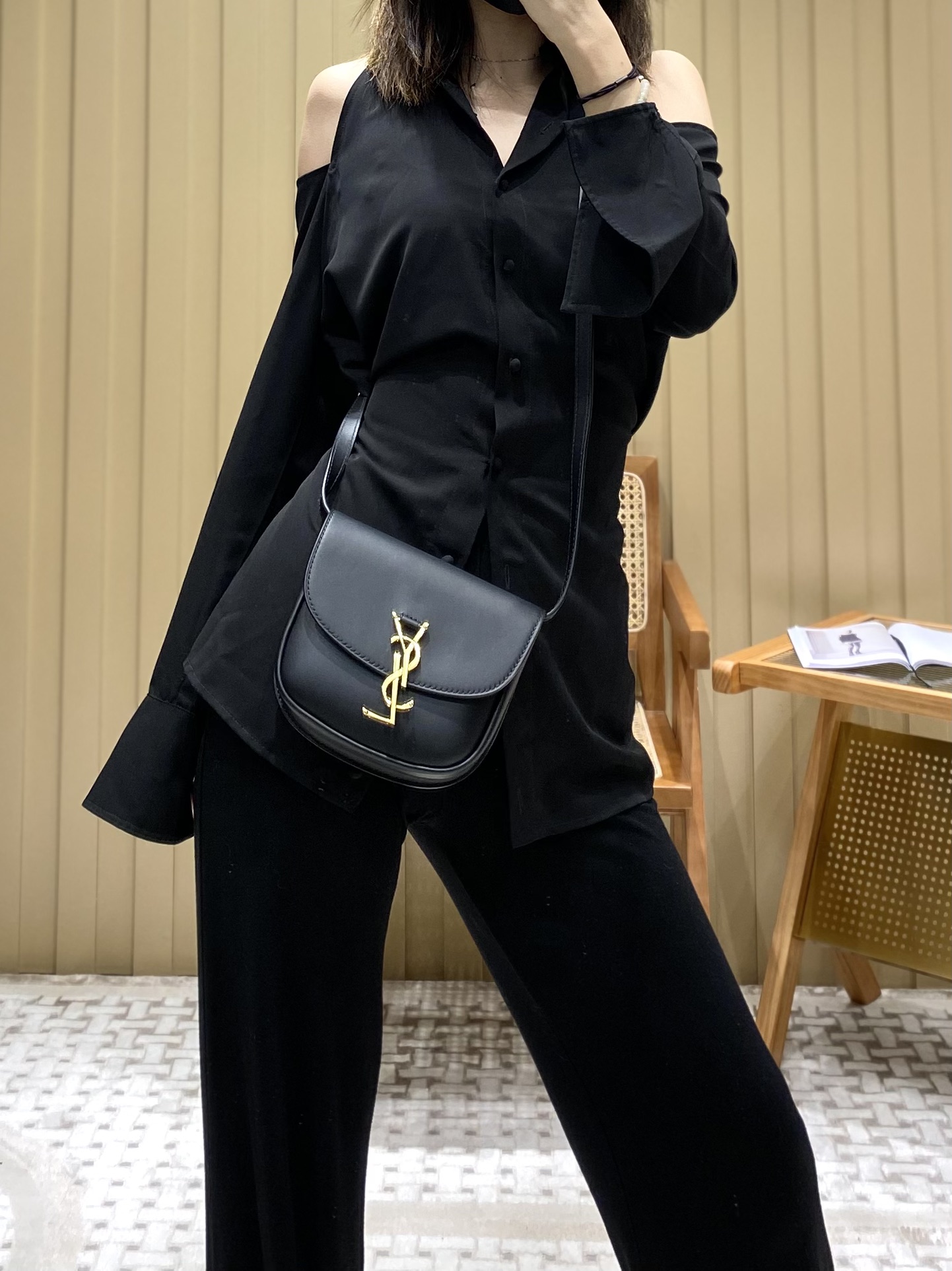 YSL 𝐊𝐚𝐢𝐚 𝐒𝐦𝐚𝐥𝐥 18CM 平纹马鞍包 619740黑色/金扣