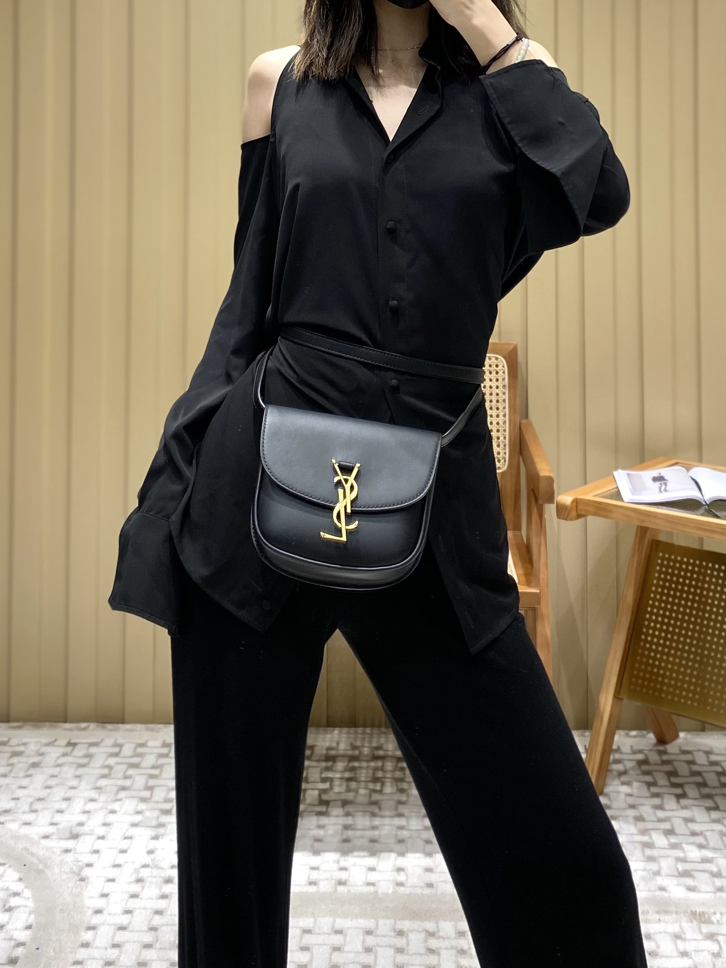 YSL ๐๐๐ข๐ ๐๐ฆ๐๐ฅ๐ฅ 18CM ๅนณ็บน้ฉฌ้ๅ
619740้ป่ฒ/้ๆฃ