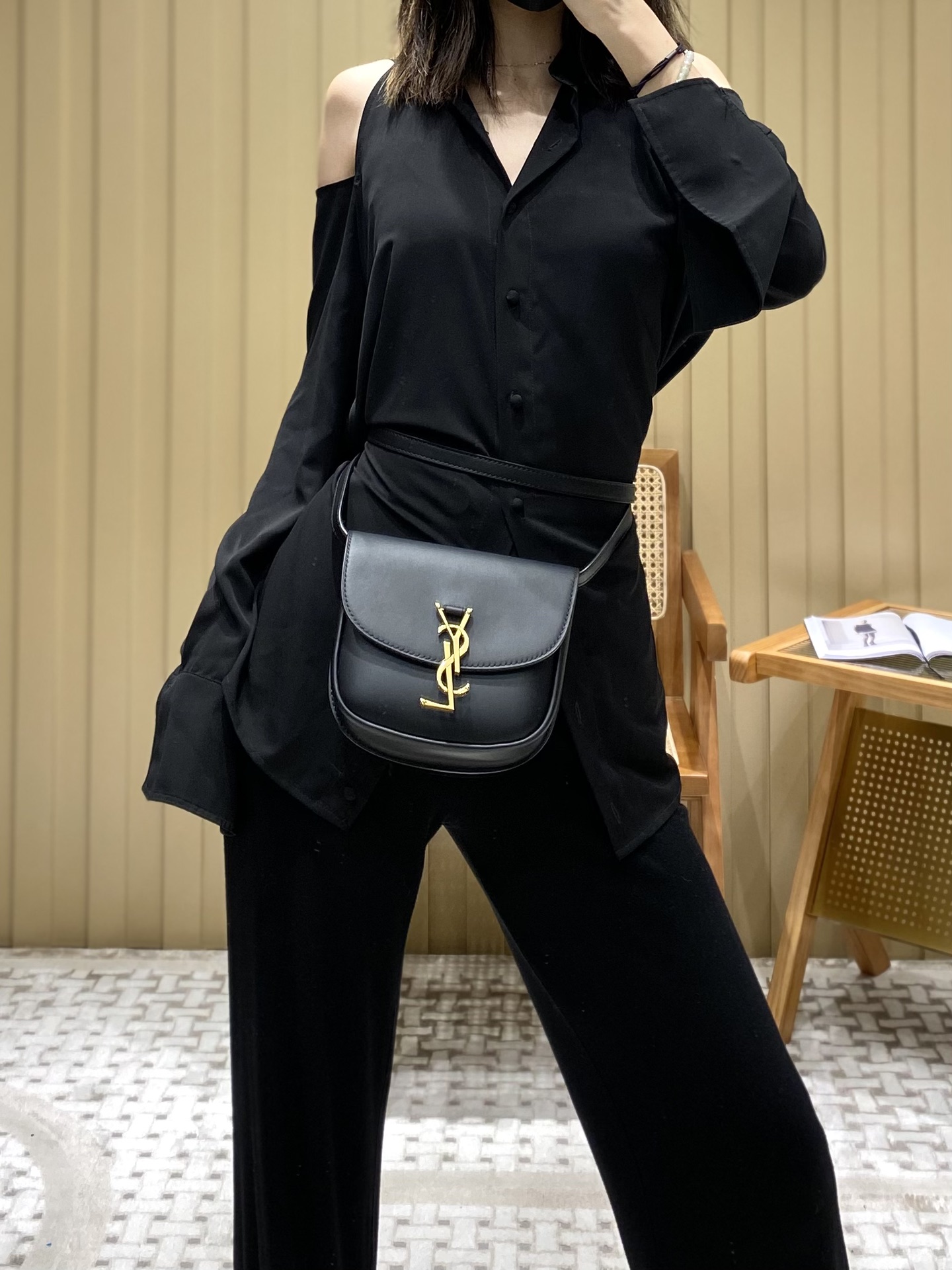 YSL 𝐊𝐚𝐢𝐚 𝐒𝐦𝐚𝐥𝐥 18CM 平纹马鞍包 619740黑色/金扣