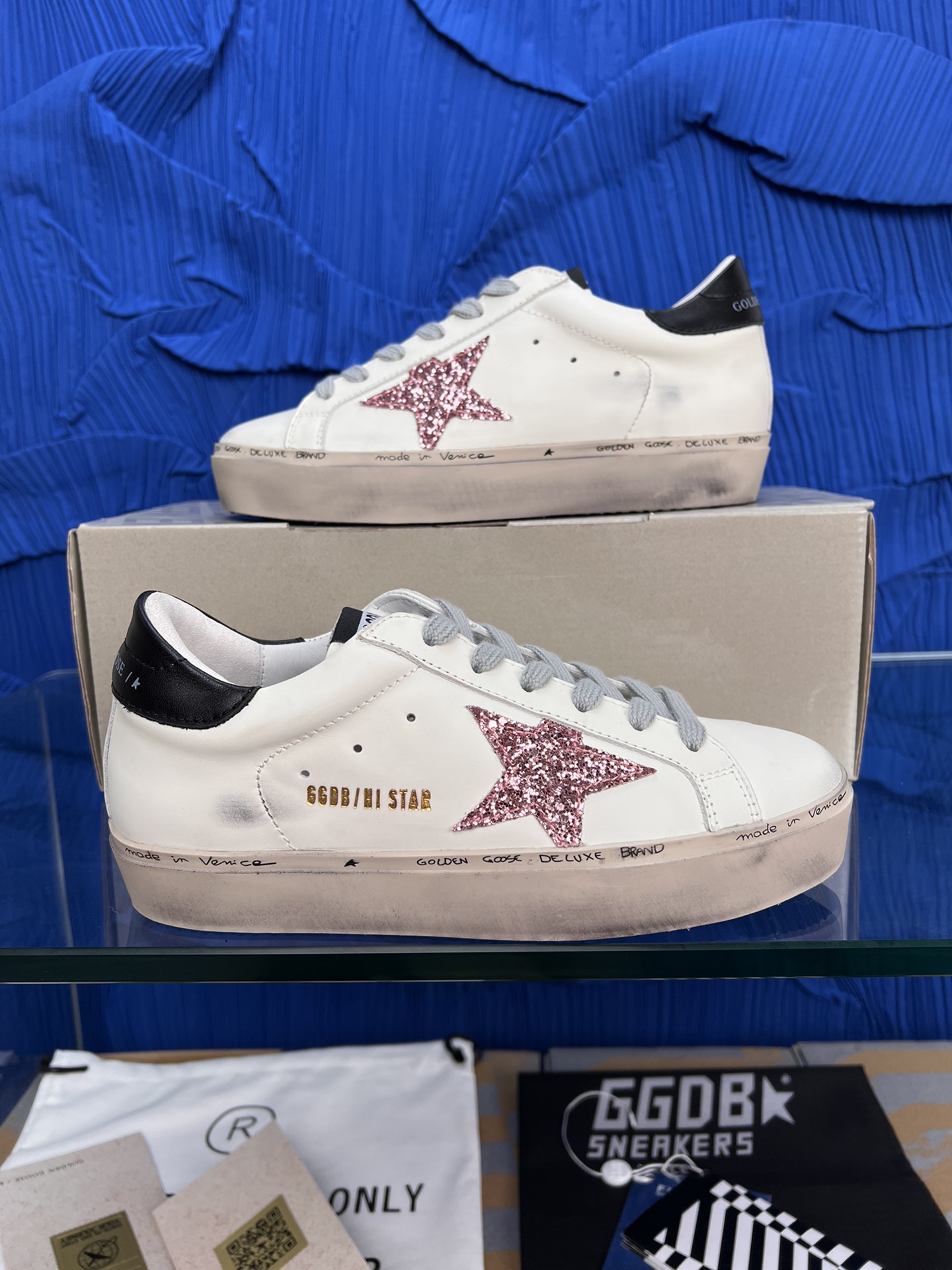 La versión de compra de suela gruesa de GGDB Golden Goose Hi Star tiene estilos de producción a largo plazo. Las tomas …