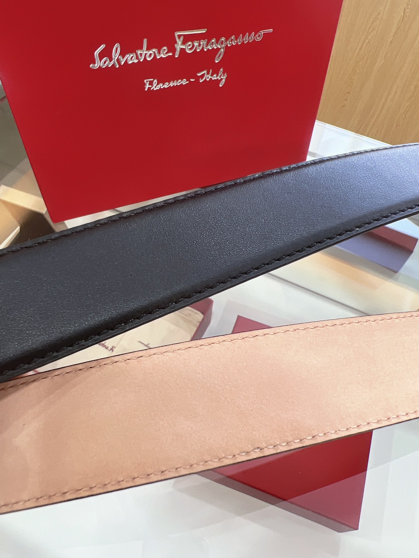 Salvatore  Ferragamo菲拉格慕精致专柜版型双圈马蹄金属扣男士3.5cm腰带