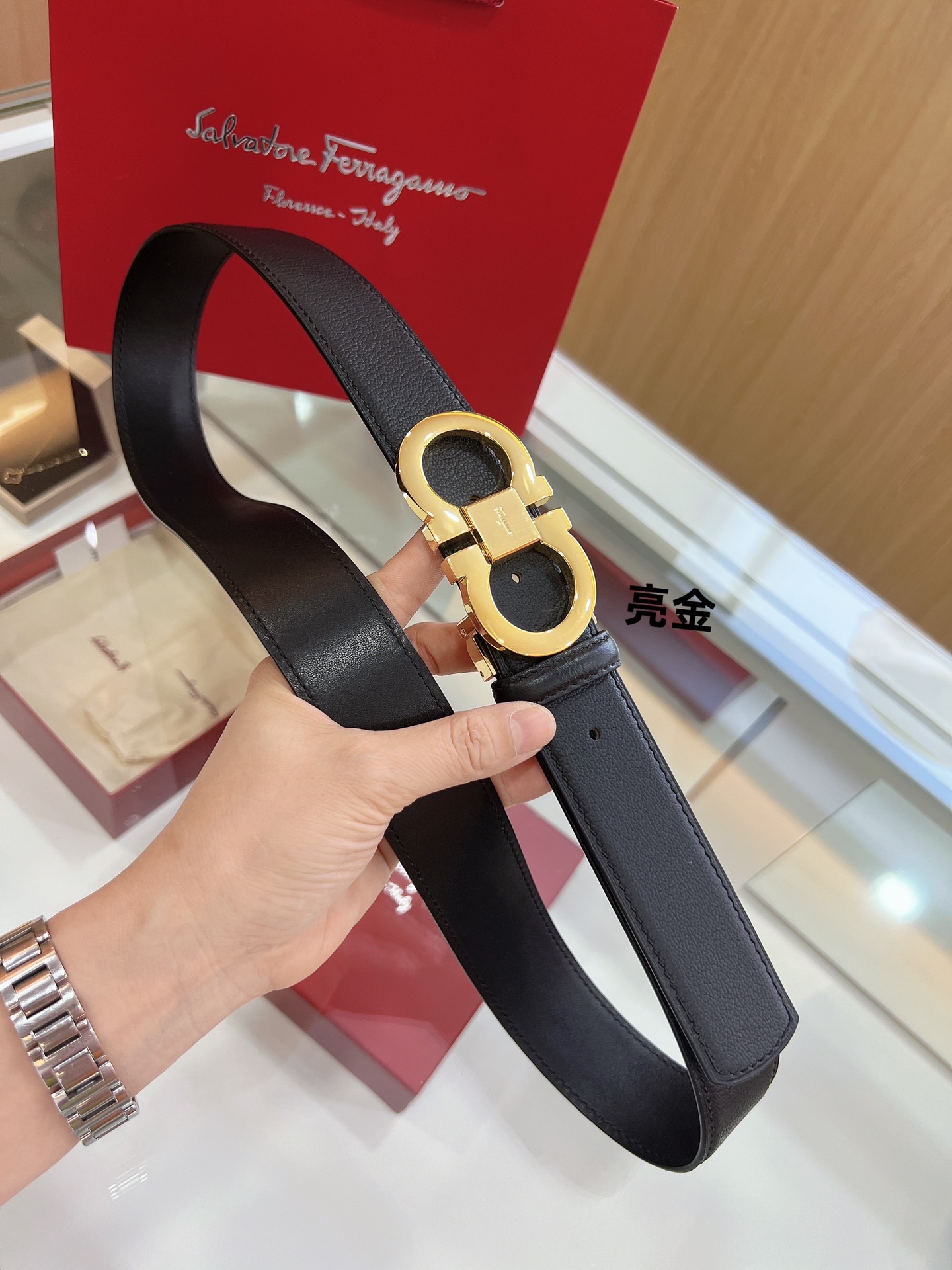 Salvatore  Ferragamo菲拉格慕精致专柜版型双圈马蹄金属扣男士3.5cm腰带