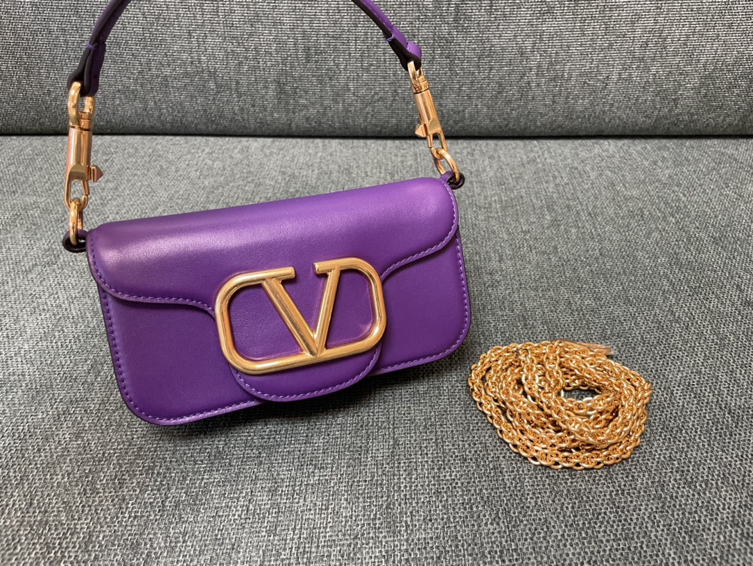 Valentino华伦天奴Garavani MINILOC小牛皮手袋1133S