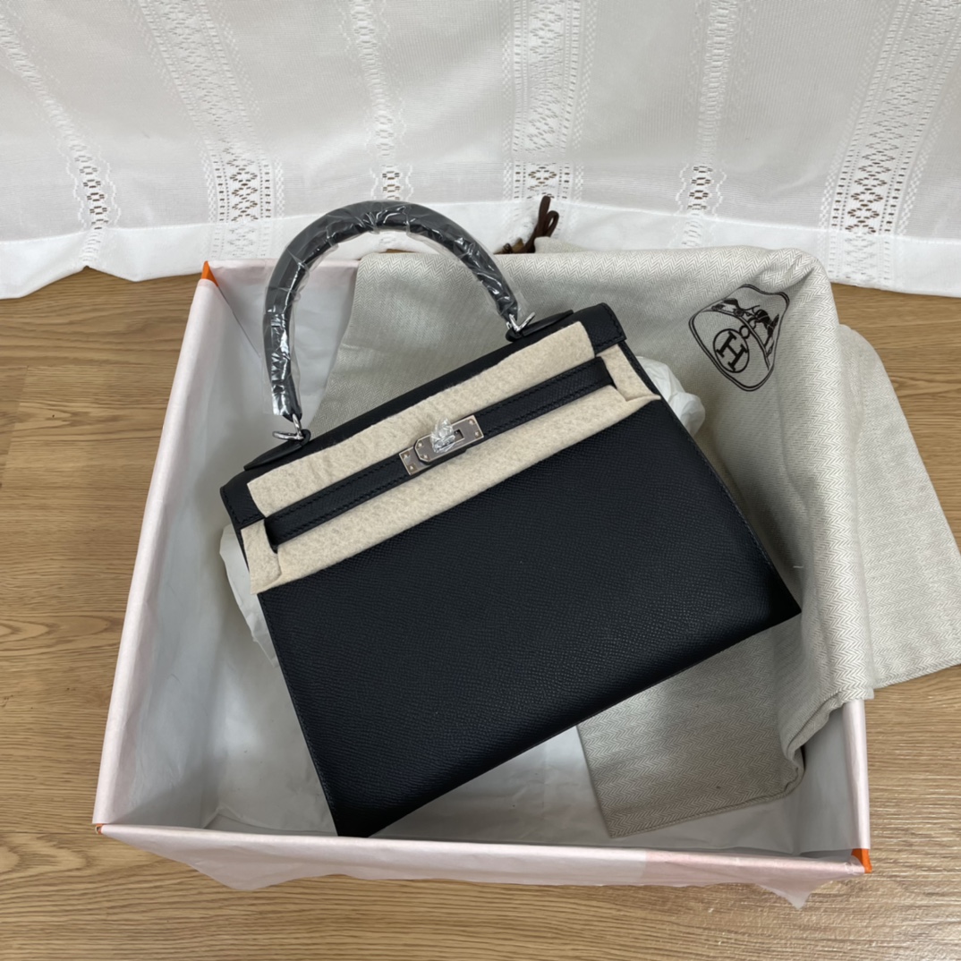 NO:754091,KL25cm esom leather, beeswax thread hand-sewn, classic forever, size 25, e-leather is still the most popular, black gold and silver buckle in stock, Hermes, hermes, Hermes,19860909KL25cm esom皮 蜜蜡线手工缝制 经典永流传 25尺寸 还是e皮最受欢迎 黑色金银扣现货,爱马仕,hermes,Hermes,,Bag