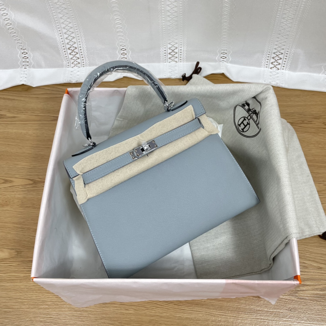 NO:754079,KL25cm esom leather, beeswax thread hand-sewn, classic forever, size 25, e-leather is still the most popular, linen blue gold and silver buckle in stock, Hermes, hermes, Hermes,19860909KL25cm esom皮 蜜蜡线手工缝制 经典永流传 25尺寸 还是e皮最受欢迎 亚麻蓝金银扣现货,爱马仕,hermes,Hermes,,Bag