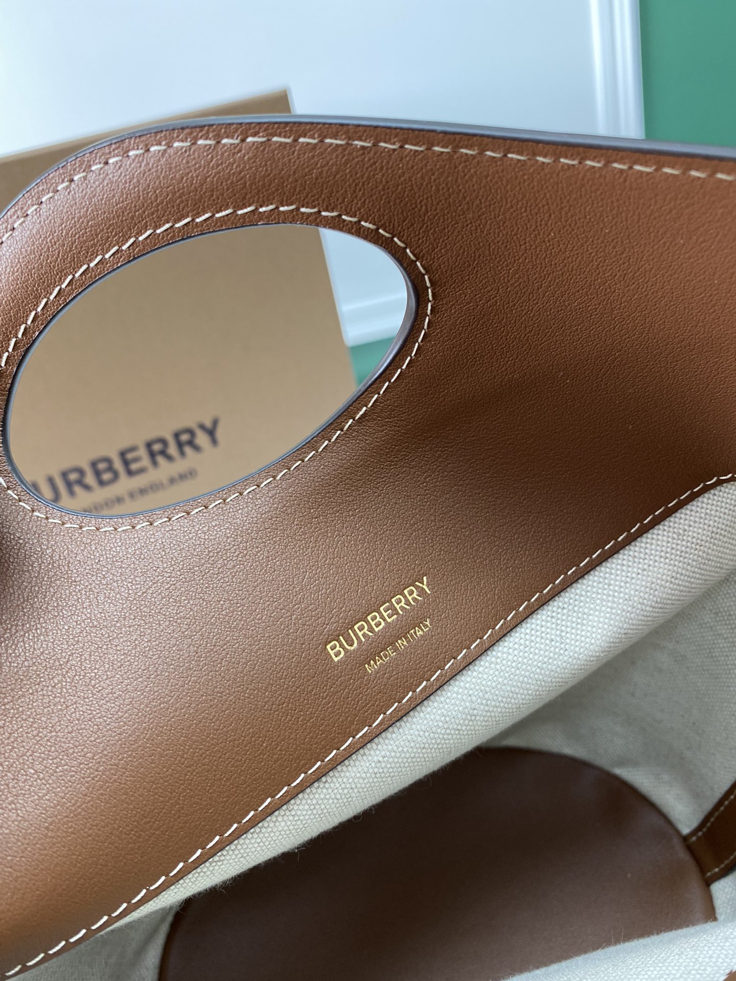 Burberry巴宝莉Bucket Pocket小号水桶包