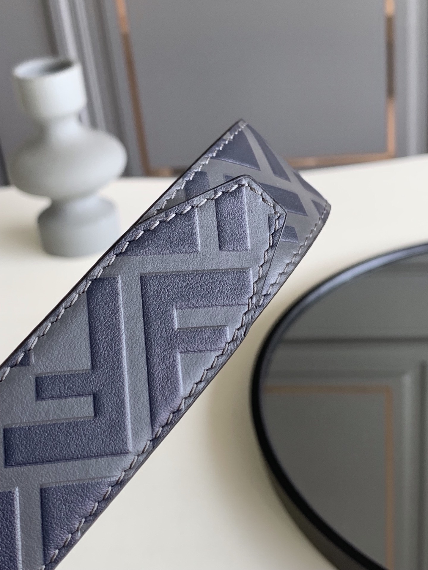 Fendi 五金做工精细 线条流畅 表面光滑 𝐙𝐏电镀工艺 香港通关【𝐇𝐀𝐀𝐒】 进口皮料