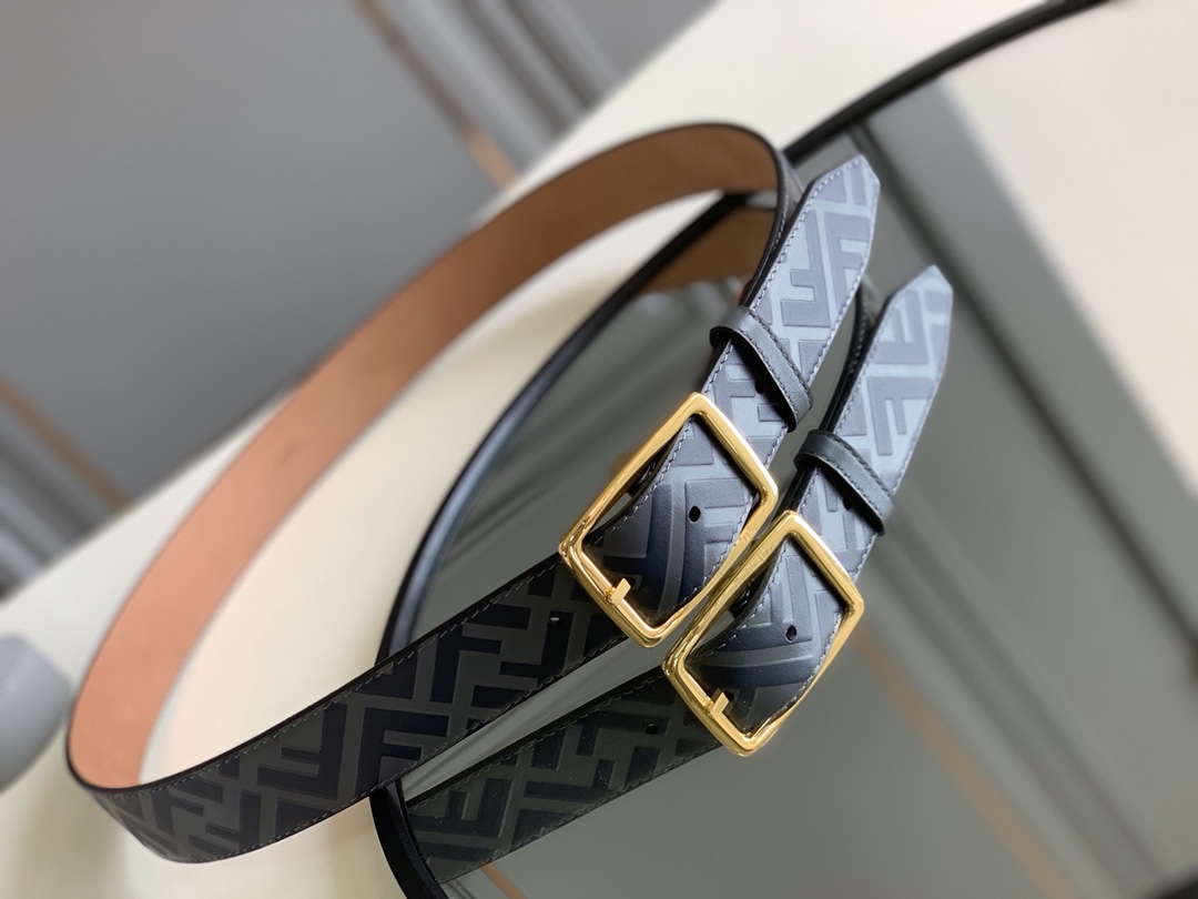 Fendi 五金做工精细 线条流畅 表面光滑 𝐙𝐏电镀工艺 香港通关【𝐇𝐀𝐀𝐒】 进口皮料