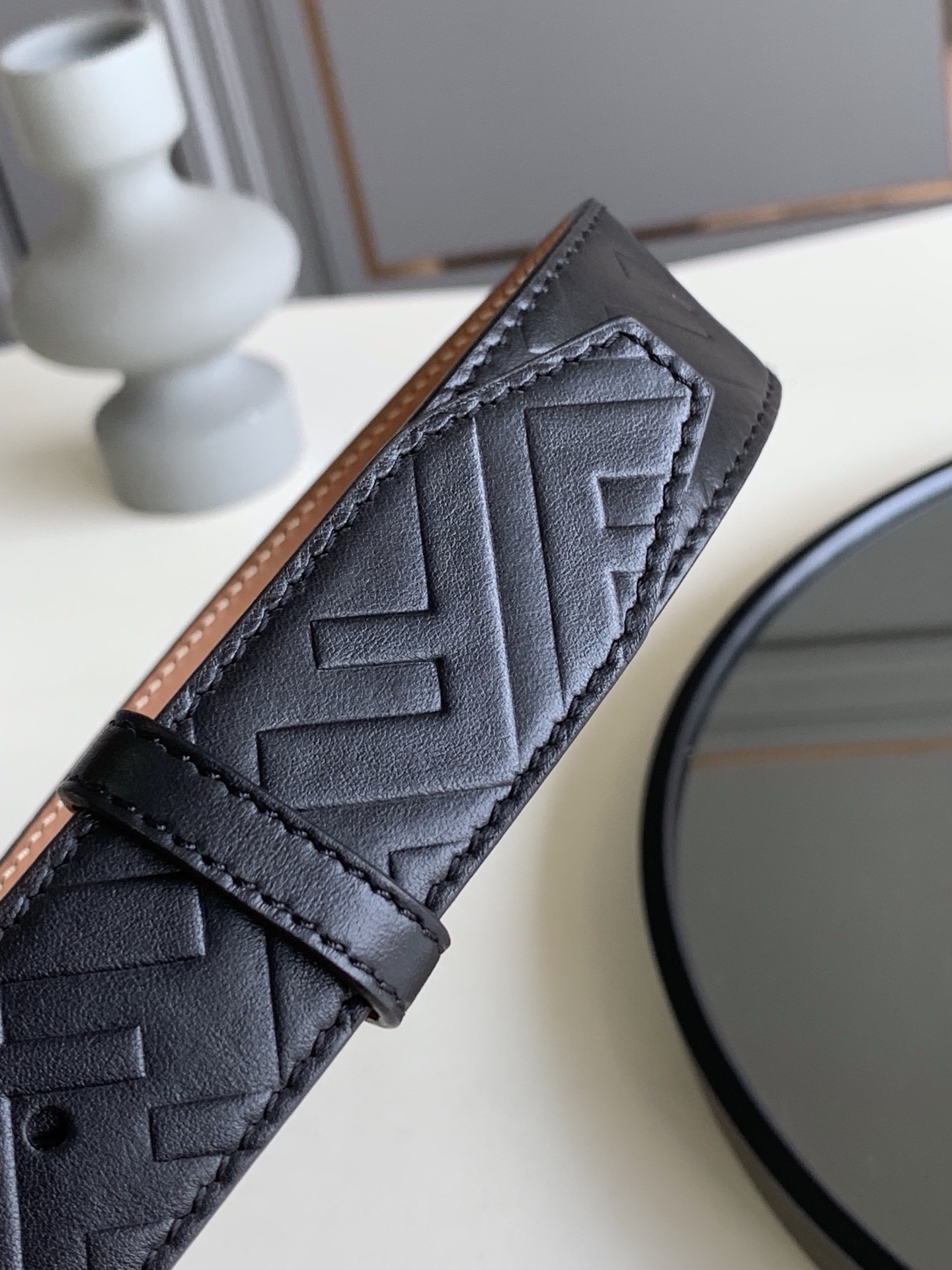 Fendi 五金做工精细 线条流畅 表面光滑 𝐙𝐏电镀工艺 香港通关【𝐇𝐀𝐀𝐒】 进口皮料