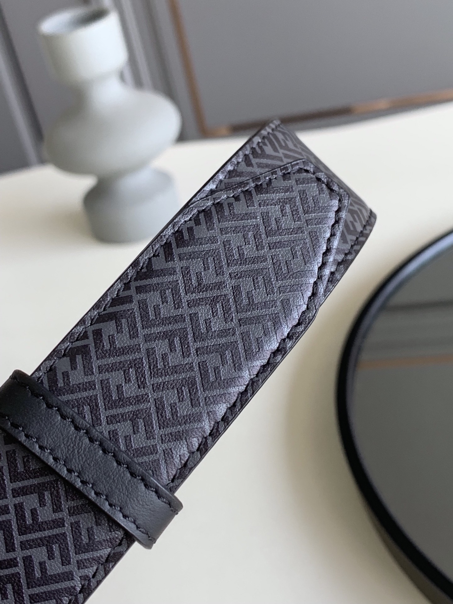 Fendi 五金做工精细 线条流畅 表面光滑 𝐙𝐏电镀工艺 香港通关【𝐇𝐀𝐀𝐒】 进口皮料
