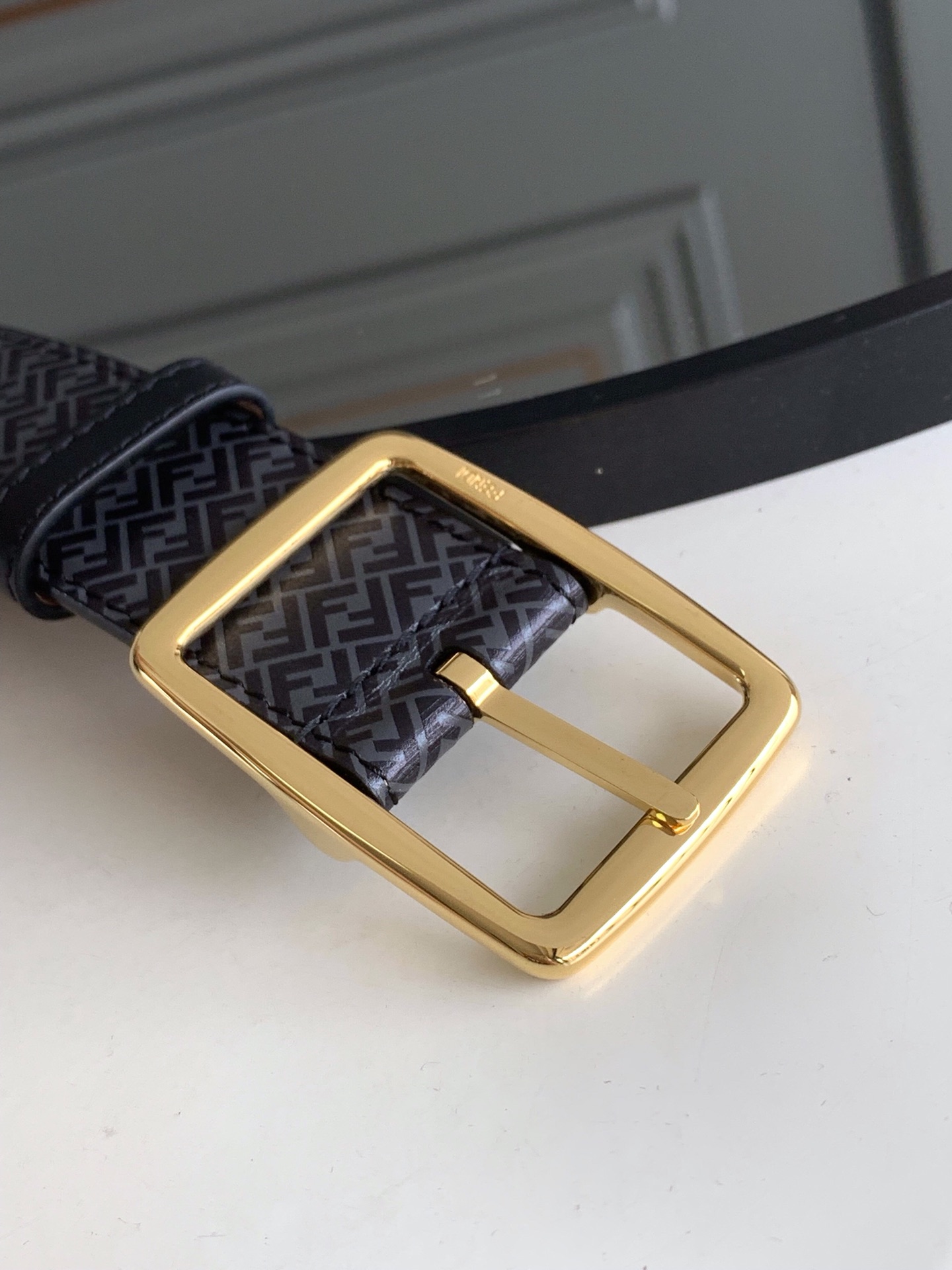 Fendi 五金做工精细 线条流畅 表面光滑 𝐙𝐏电镀工艺 香港通关【𝐇𝐀𝐀𝐒】 进口皮料