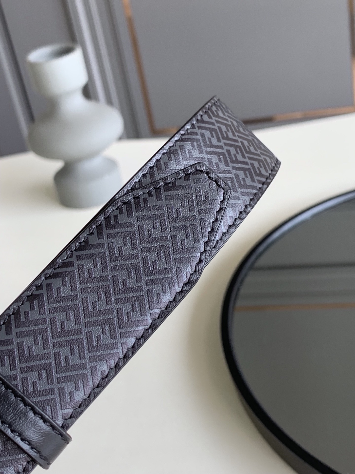 Fendi 五金做工精细 线条流畅 表面光滑 𝐙𝐏电镀工艺 香港通关【𝐇𝐀𝐀𝐒】 进口皮料