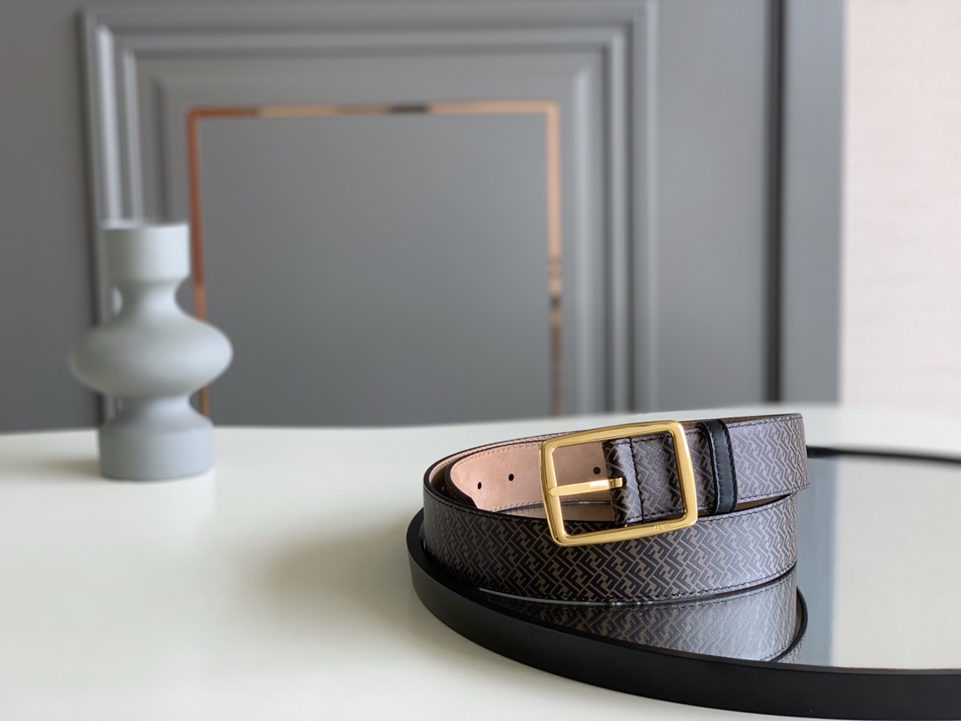 Fendi 五金做工精细 线条流畅 表面光滑 𝐙𝐏电镀工艺 香港通关【𝐇𝐀𝐀𝐒】 进口皮料