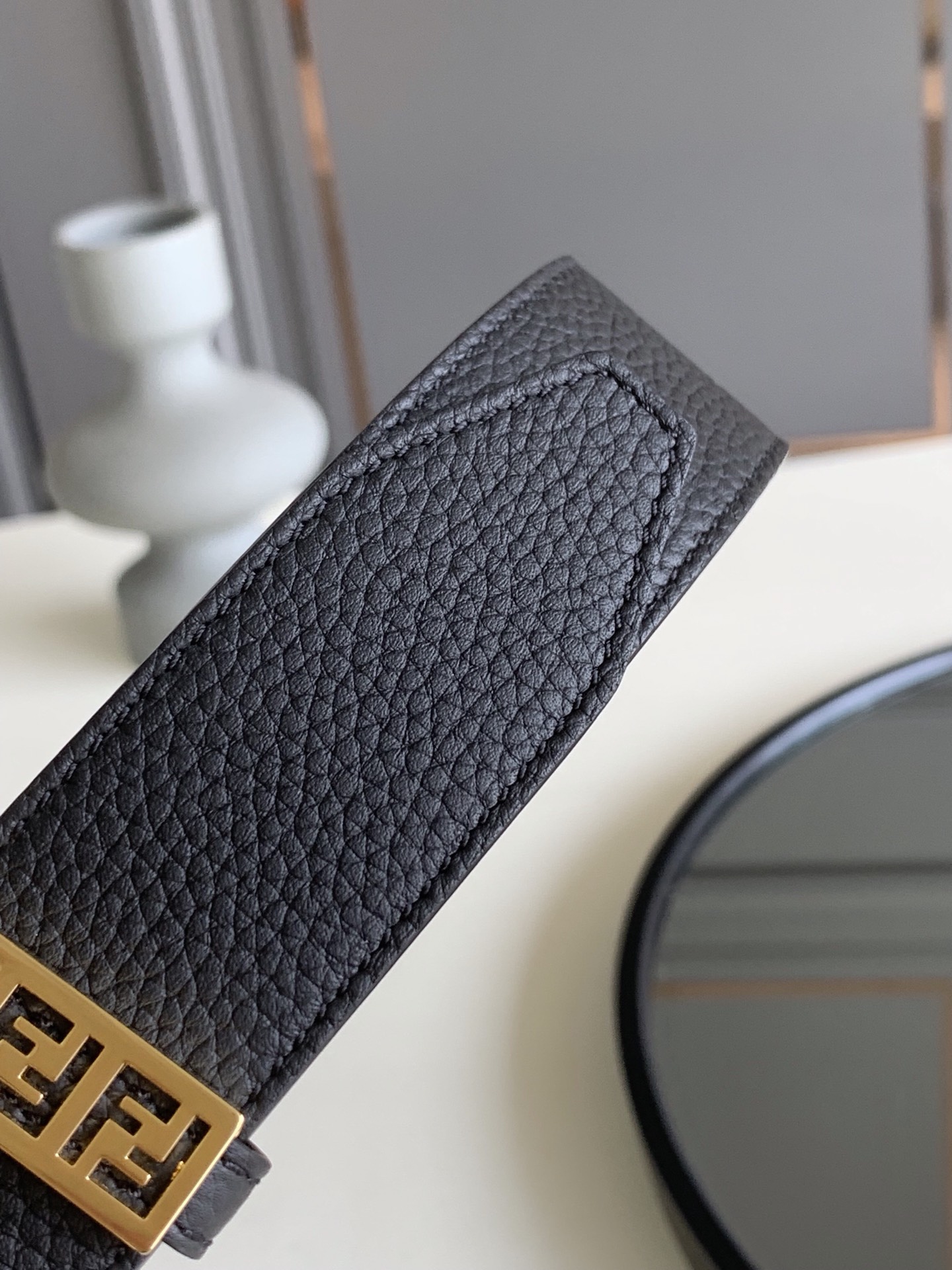 Fendi 五金做工精细 线条流畅 表面光滑 𝐙𝐏电镀工艺 香港通关【𝐇𝐀𝐀𝐒】 进口皮料