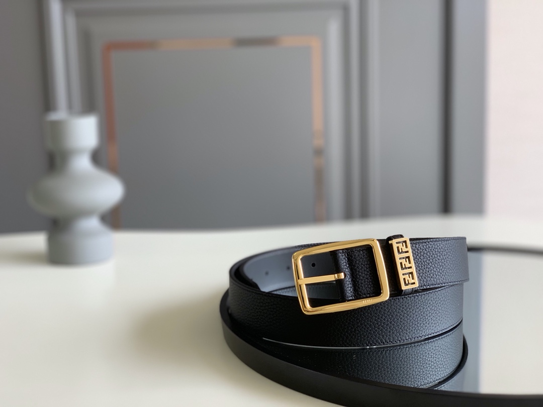 Fendi 五金做工精细 线条流畅 表面光滑 𝐙𝐏电镀工艺 香港通关【𝐇𝐀𝐀𝐒】 进口皮料