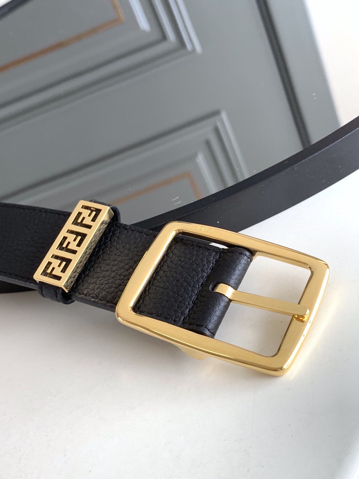 Fendi 五金做工精细 线条流畅 表面光滑 𝐙𝐏电镀工艺 香港通关【𝐇𝐀𝐀𝐒】 进口皮料