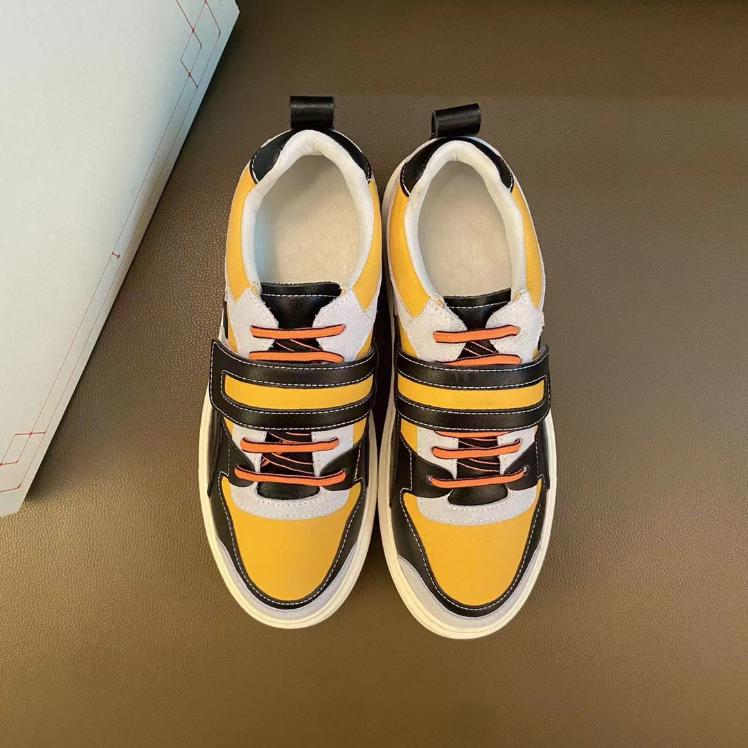 I5  高品质😍 欧美大师设计简洁高档大气，专柜品质值得信赖，面料进口顶级牛皮 。😍 羊皮内里🐑 做工精细，专柜原版大底，上脚舒适百搭，潮男乐福专属定制，小 麦昆 Alexander McQueen  适合司机户外行车🚗 休闲鞋系列之首 男鞋