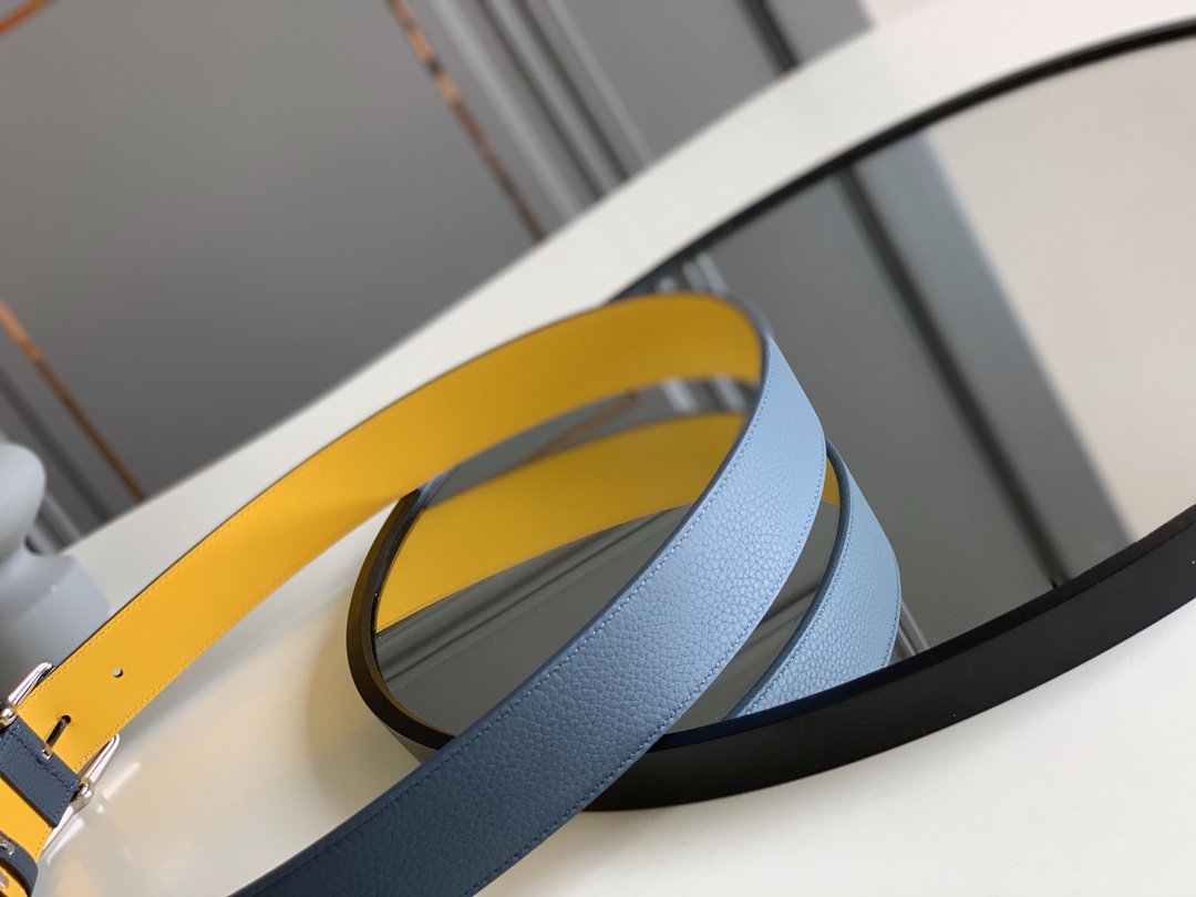 Fendi 五金做工精细 线条流畅 表面光滑 𝐙𝐏电镀工艺 香港通关【𝐇𝐀𝐀𝐒】 进口皮料