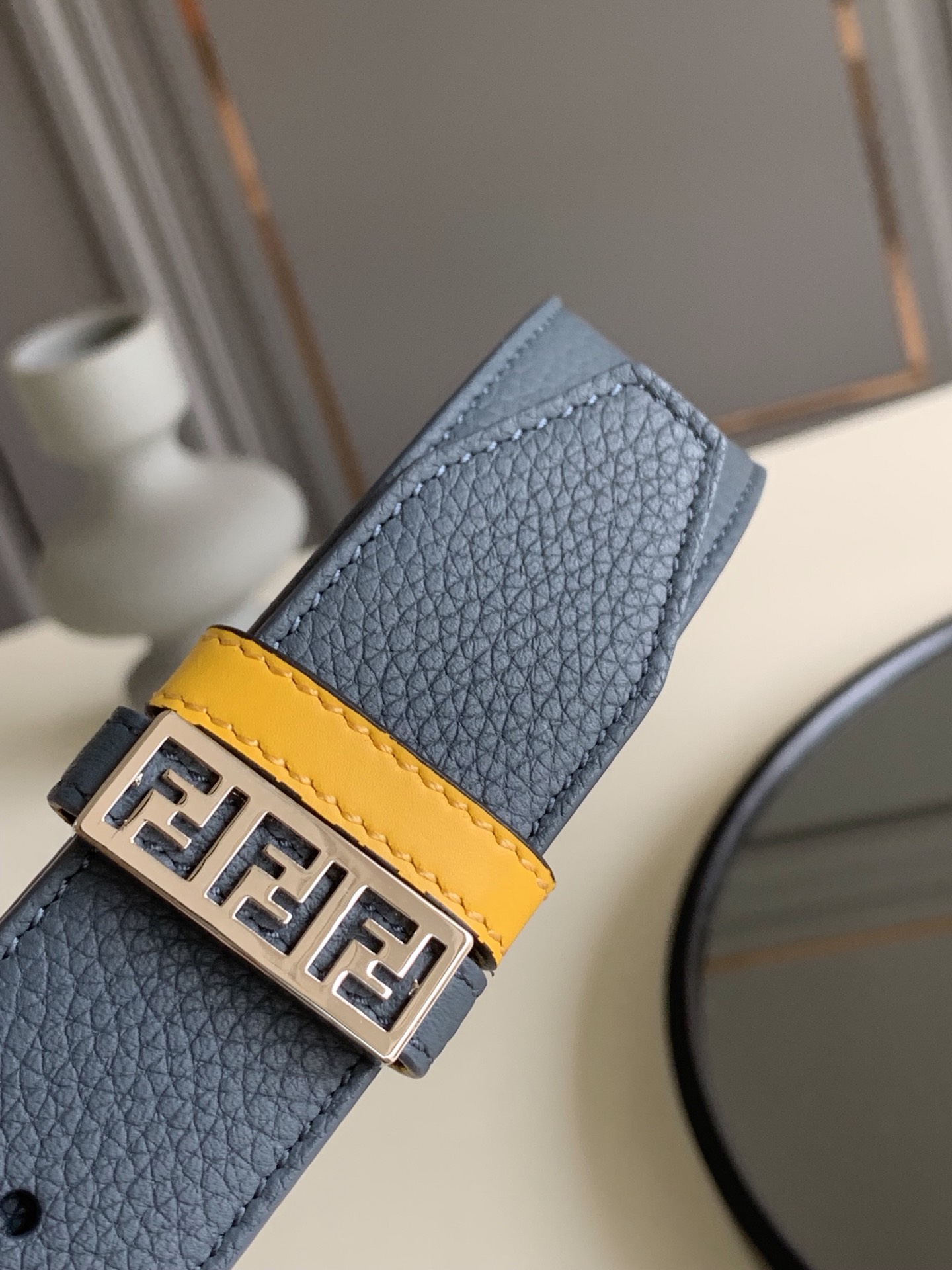 Fendi 五金做工精细 线条流畅 表面光滑 𝐙𝐏电镀工艺 香港通关【𝐇𝐀𝐀𝐒】 进口皮料