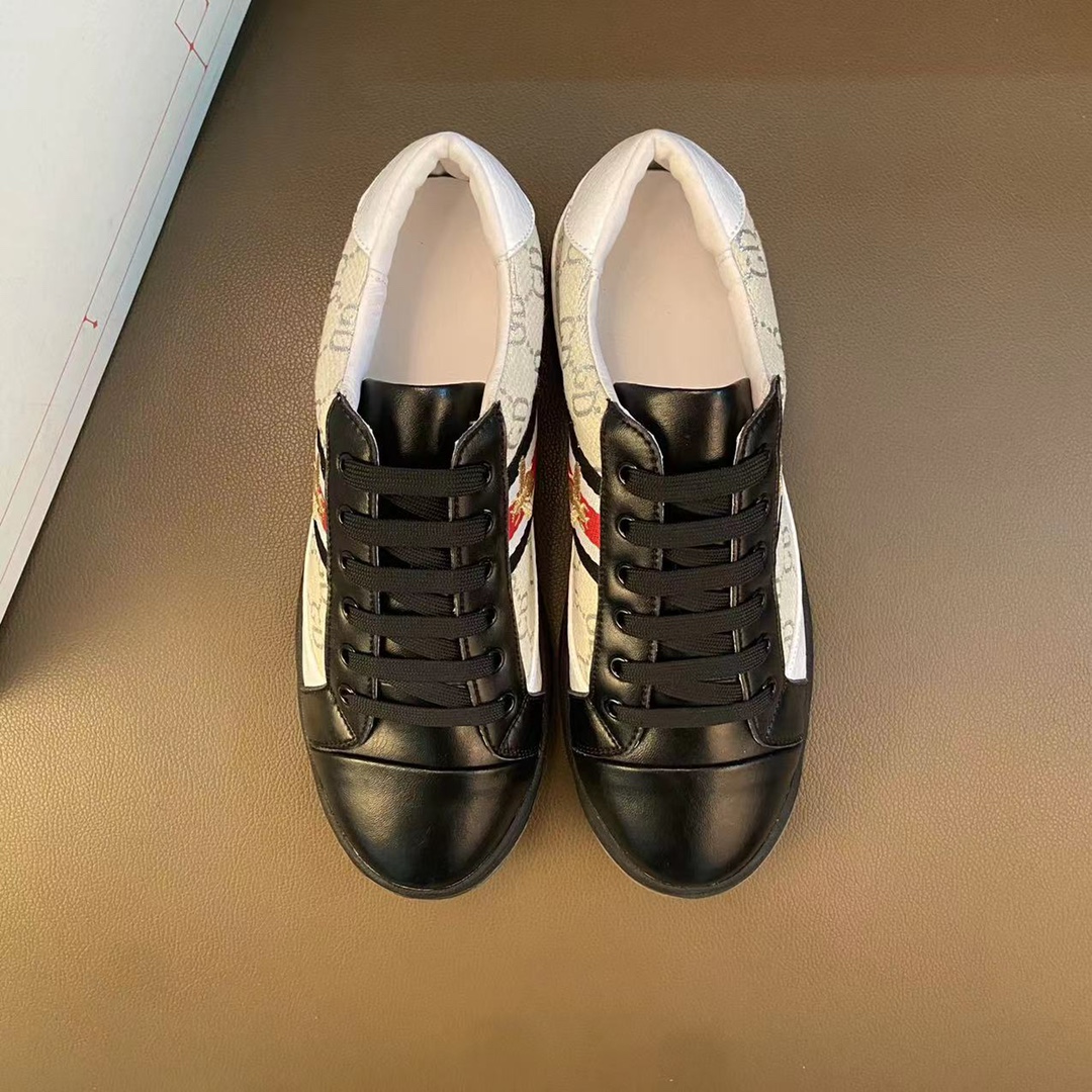 I5  高品质😍 欧美大师设计简洁高档大气，专柜品质值得信赖，面料进口顶级牛皮 。😍 羊皮内里🐑 做工精细，专柜原版大底，上脚舒适百搭，潮男乐福专属定制，小 麦昆 Alexander McQueen  适合司机户外行车🚗 休闲鞋系列之首 男鞋