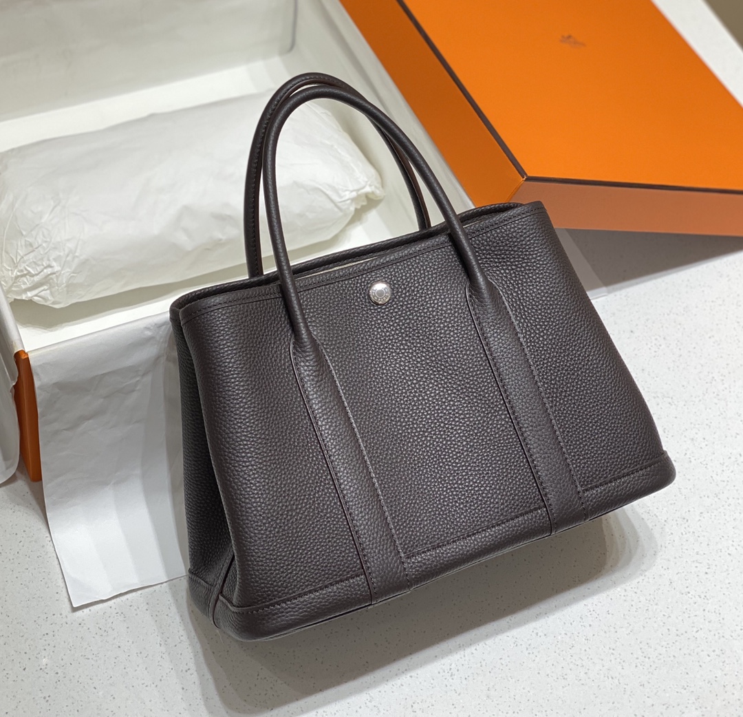 Hermès Garden Party 30: Ebony Leather Tote Bag with Secure Snap Closure 1 i1655455910 4684 0