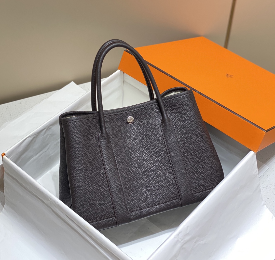 Hermès Garden Party 30: Ebony Leather Tote Bag with Secure Snap Closure 2 i1655455910 5123 1