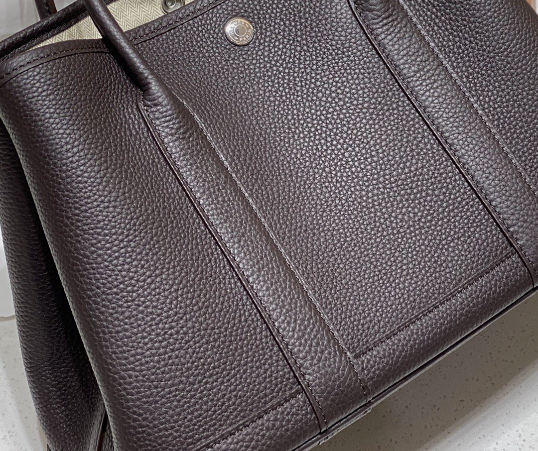 Hermès Garden Party 30: Ebony Leather Tote Bag with Secure Snap Closure 4 i1655455910 8828 3
