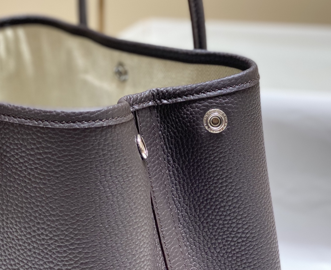 Hermès Garden Party 30: Ebony Leather Tote Bag with Secure Snap Closure 6 i1655455910 9918 5